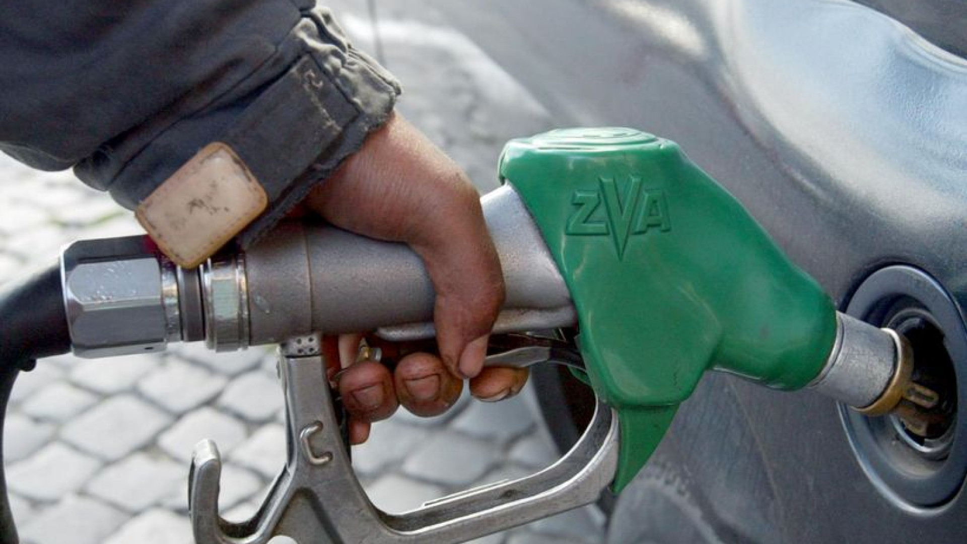 Benzina contaminata al distributore, due segnalazioni in città