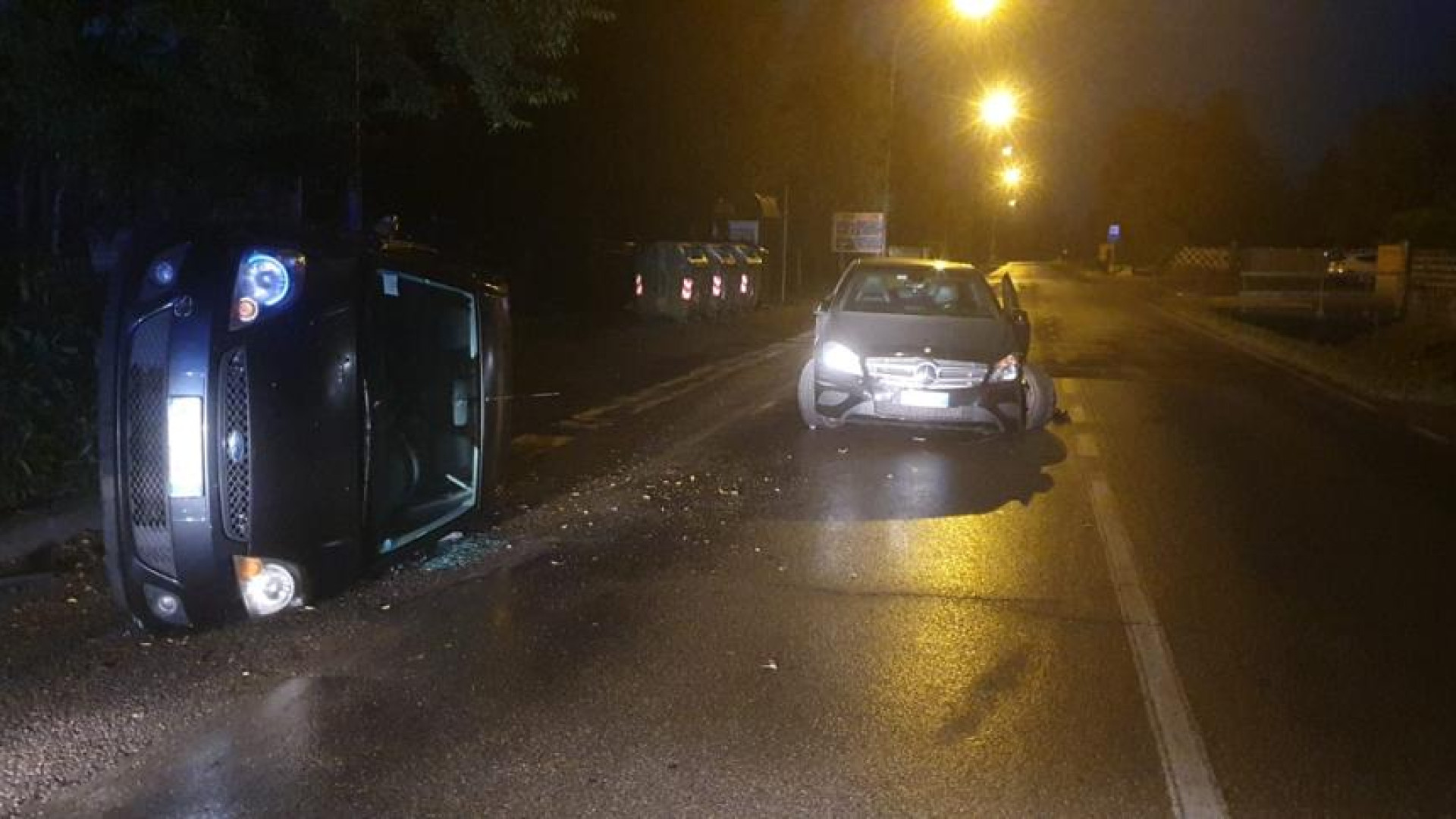 Provoca un maxi-incidente, alcol e droga nel sangue: denunciato