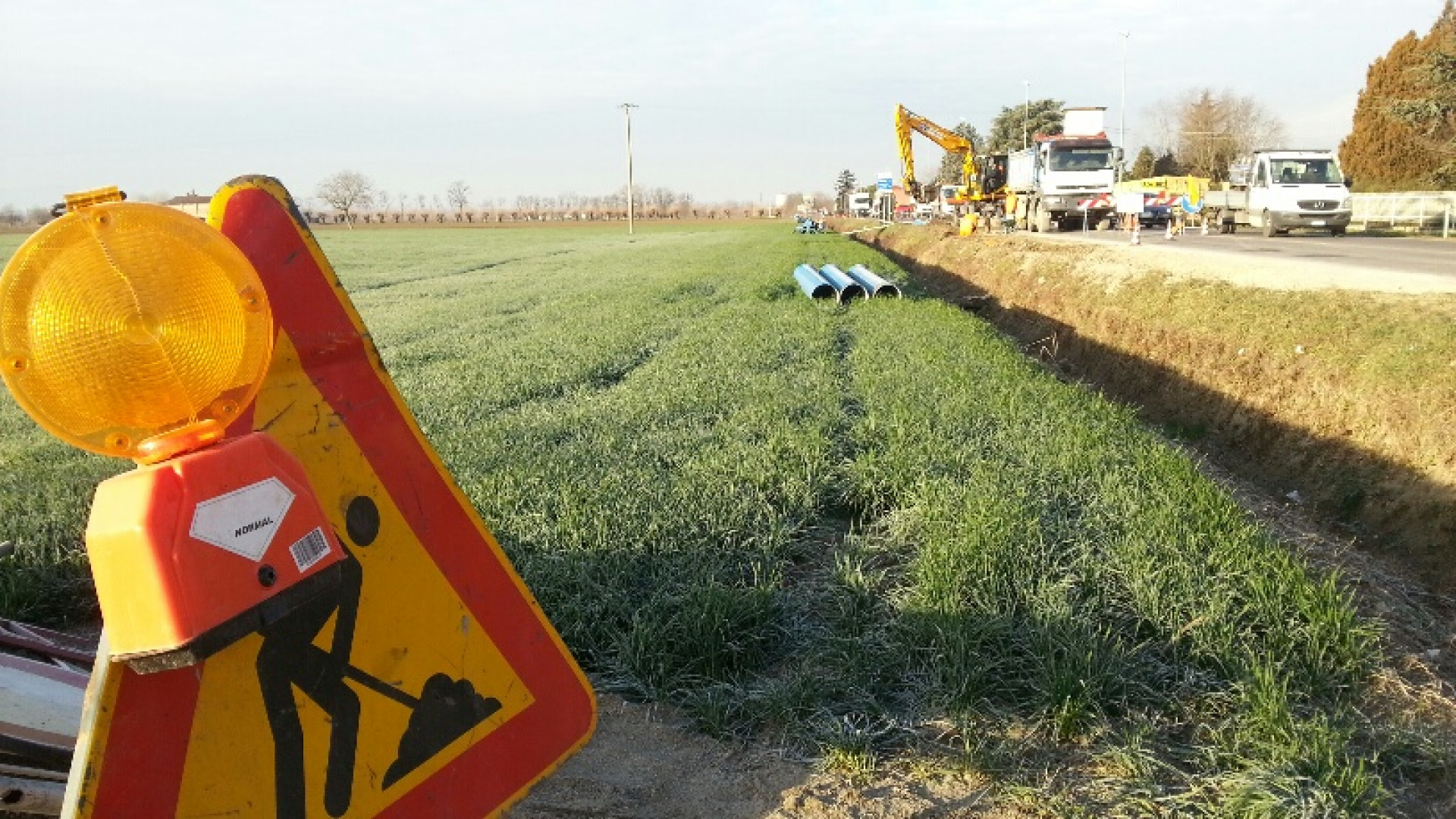 Rottofreno: via Emilia a traffico alternato per la posa dell'acquedotto