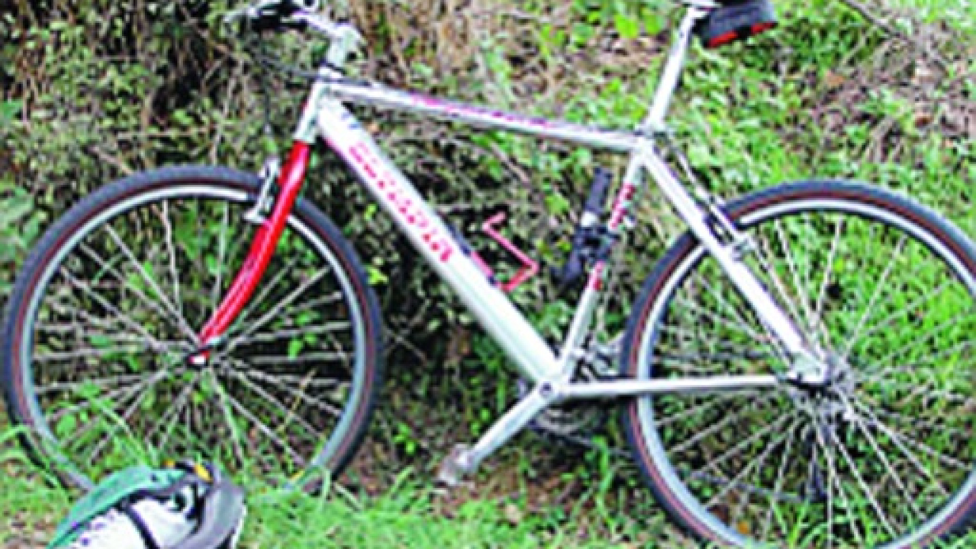 Via Cella: paura per due ragazzini investiti in bici