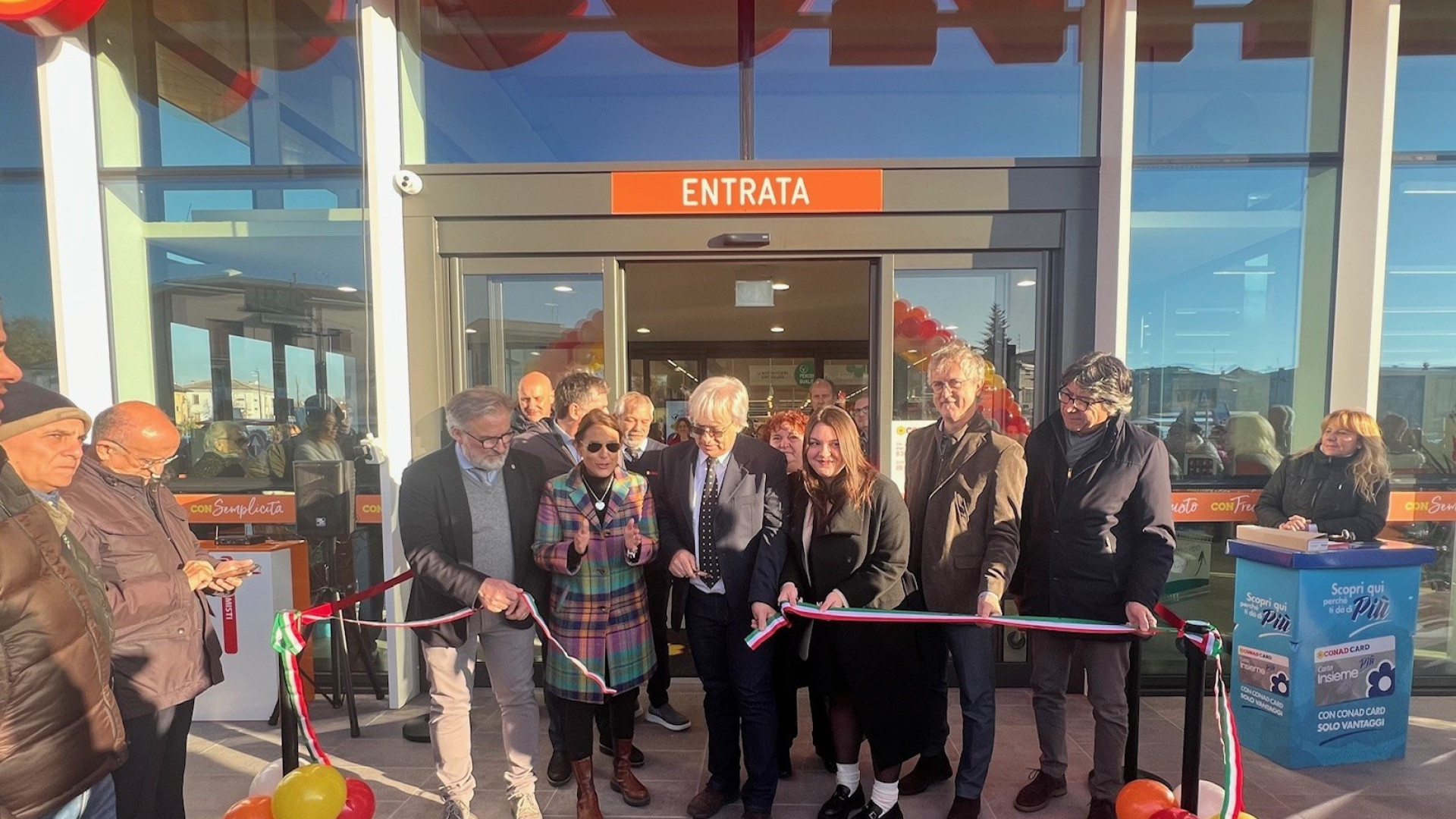Taglio del nastro per il nuovo Conad all'Ex Manifattura Tabacchi