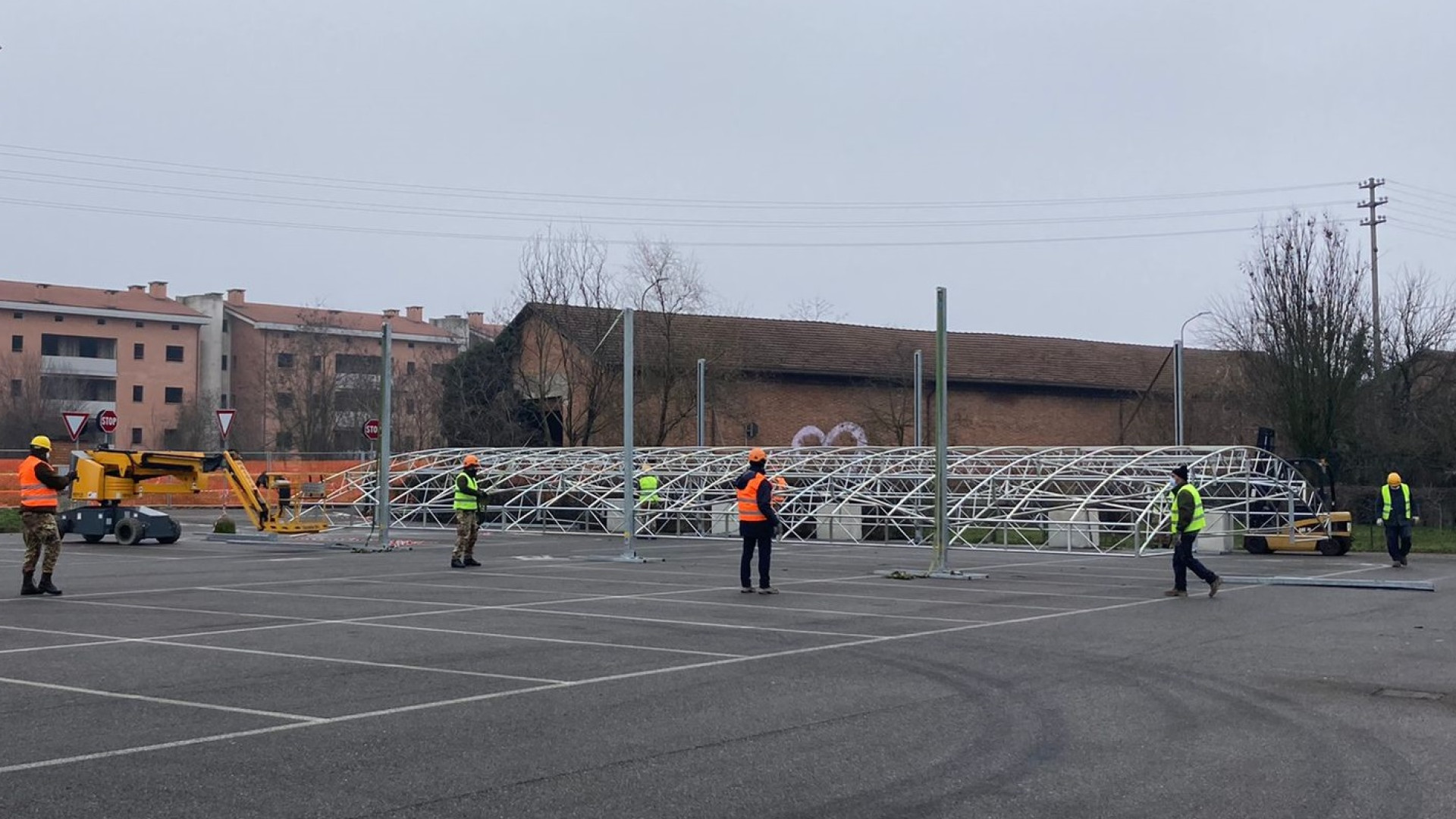 Contagi in aumento, da sabato tornano i tamponi in auto a Borgotrebbia