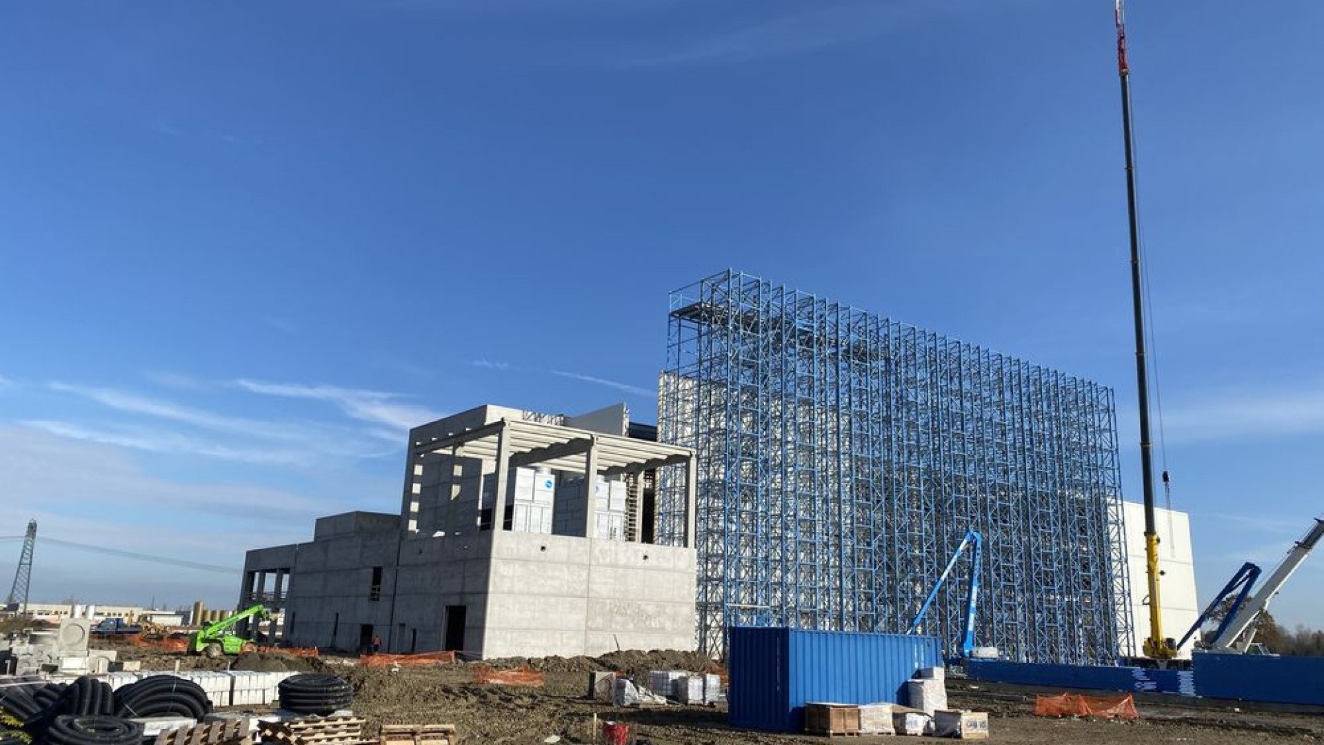 Logistica alla Barabasca di Fiorenzuola, prende forma il palazzo frigo