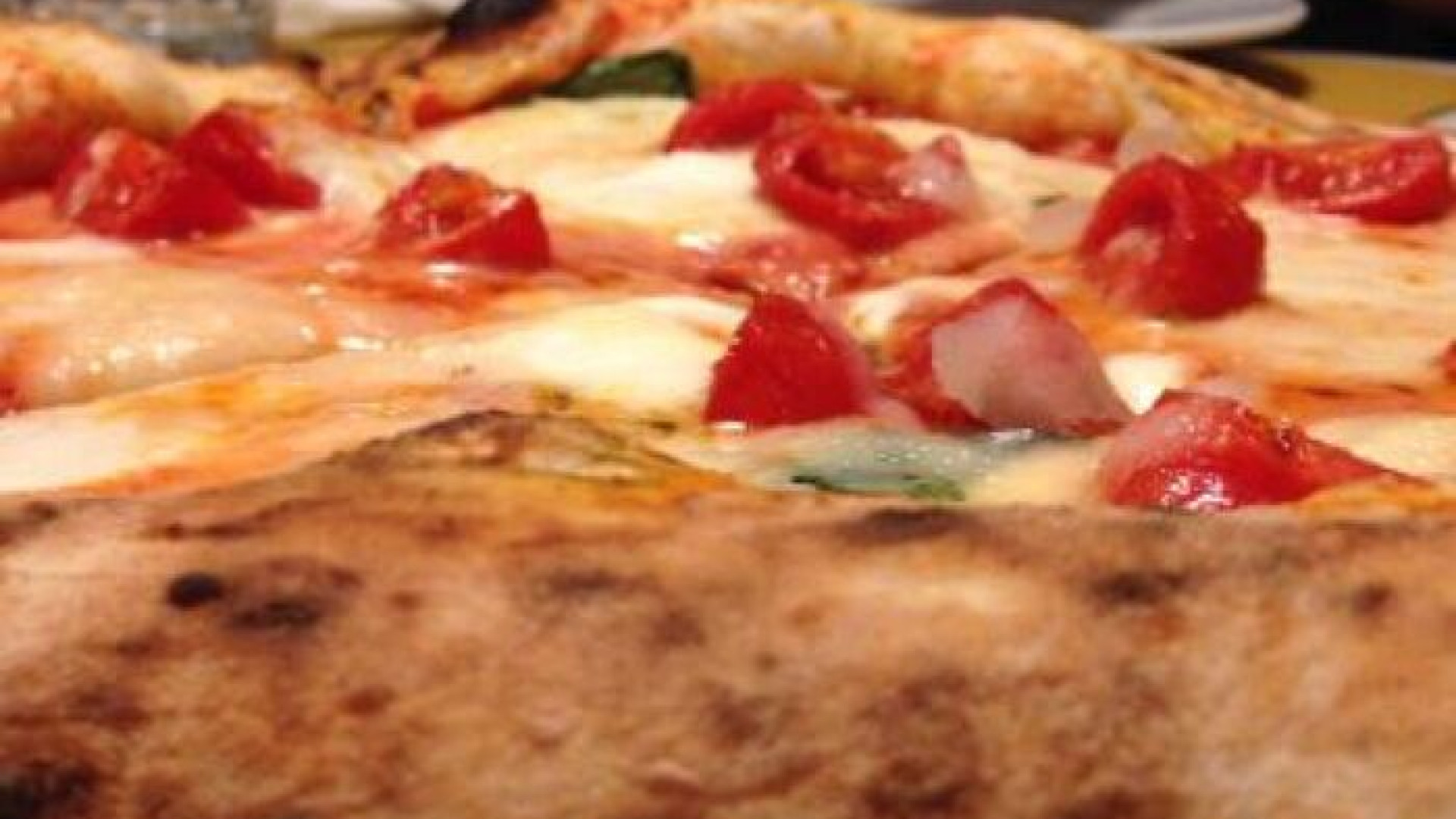 Nello staff una minore di 16 anni e tre lavoratori "in nero": pizzeria sospesa