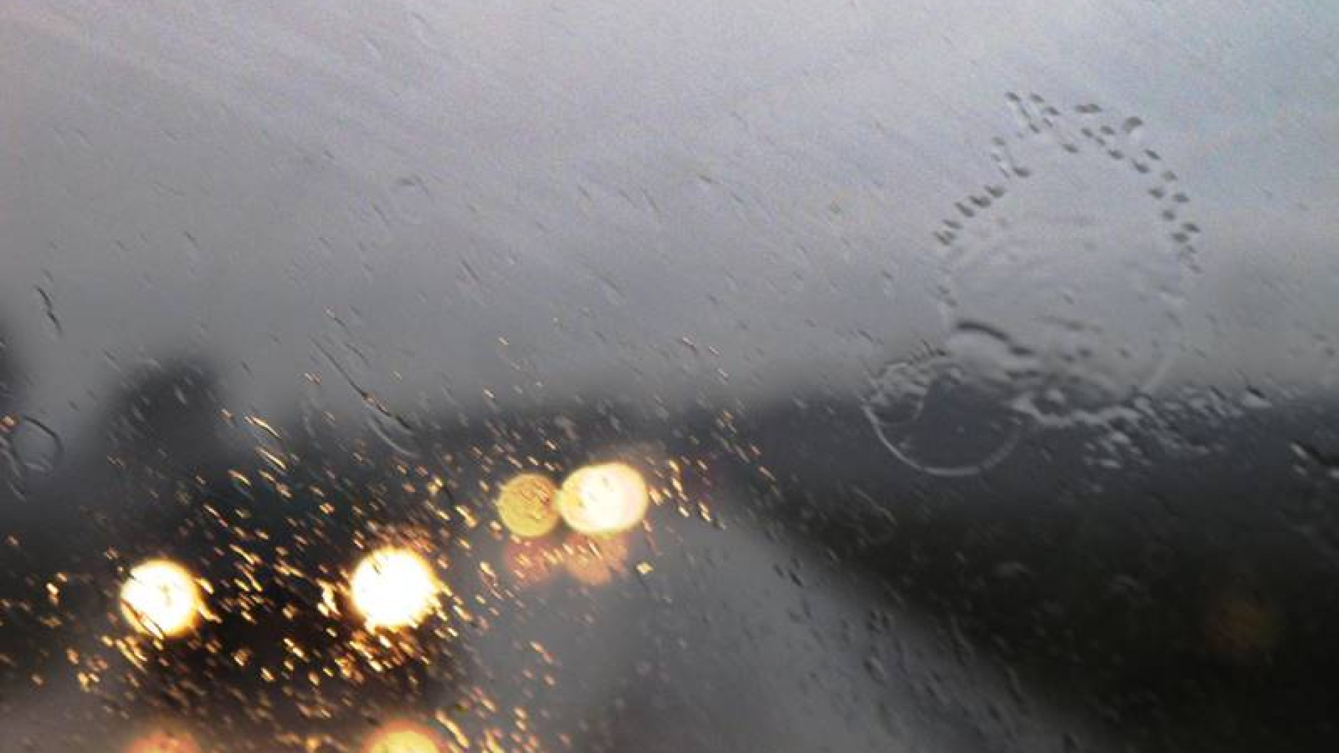 Ecco il maltempo, spallata all'estate. Allerta meteo e attenzione ai fiumi