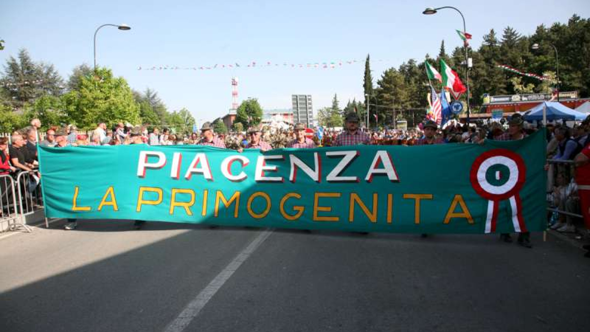 L'Aquila fa il pieno di emozioni: cala il sipario sull'Adunata, mille piacentini