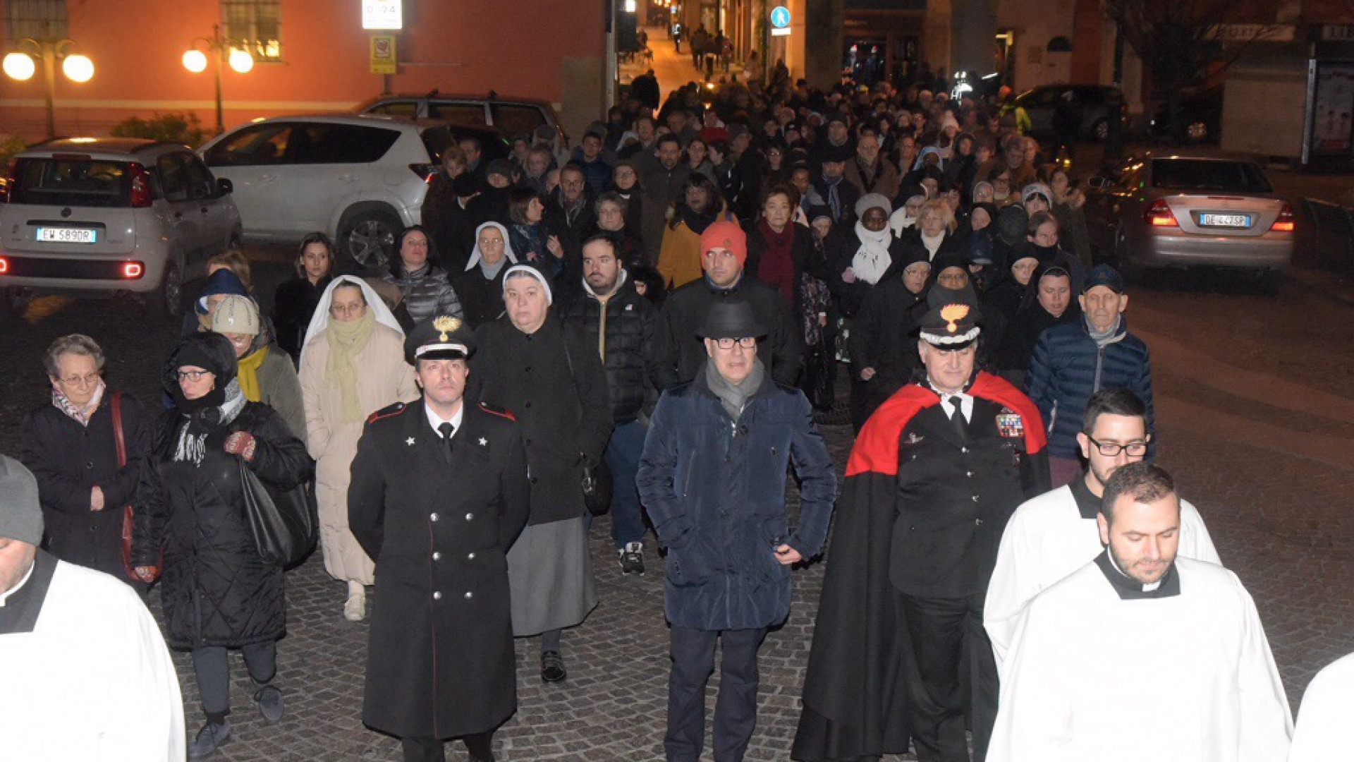 Processione in centro nel mercoledì delle Ceneri: è tempo di Quaresima