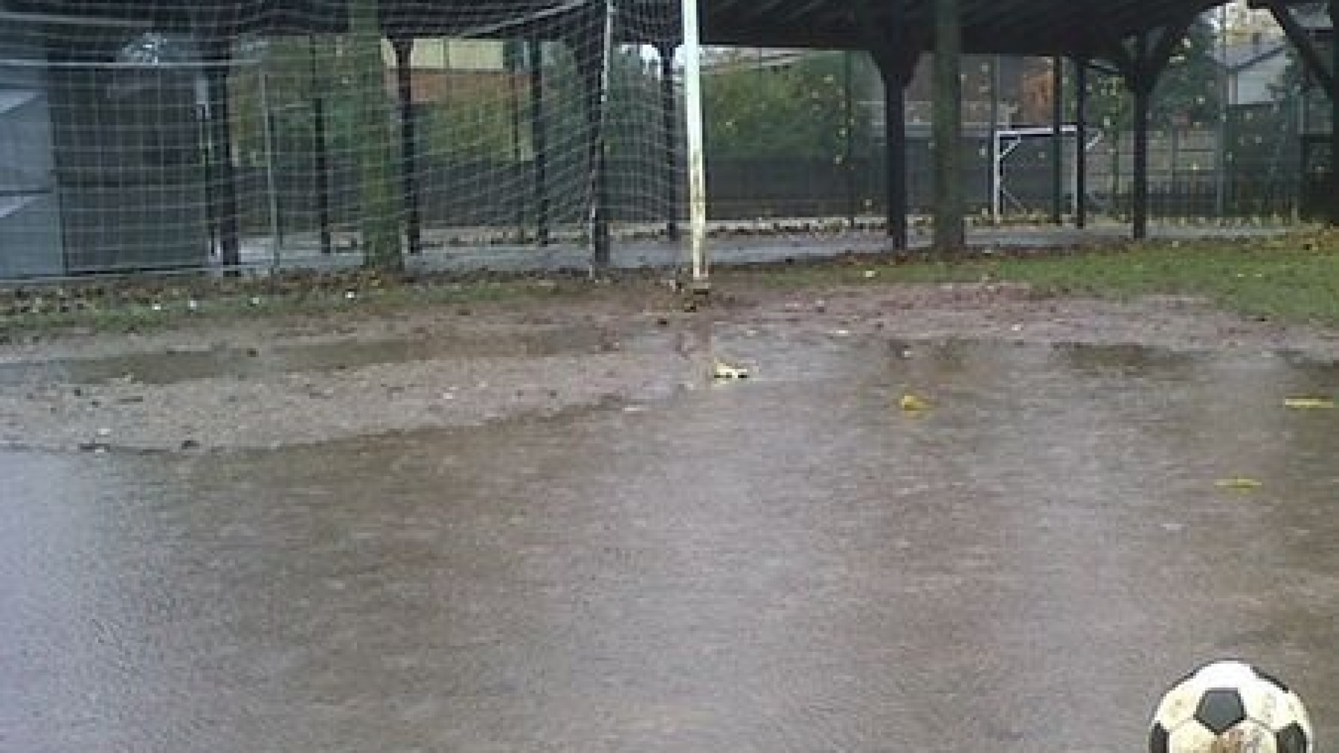 Calcio giovanile: campi impraticabili, si gioca soltanto sui sintetici