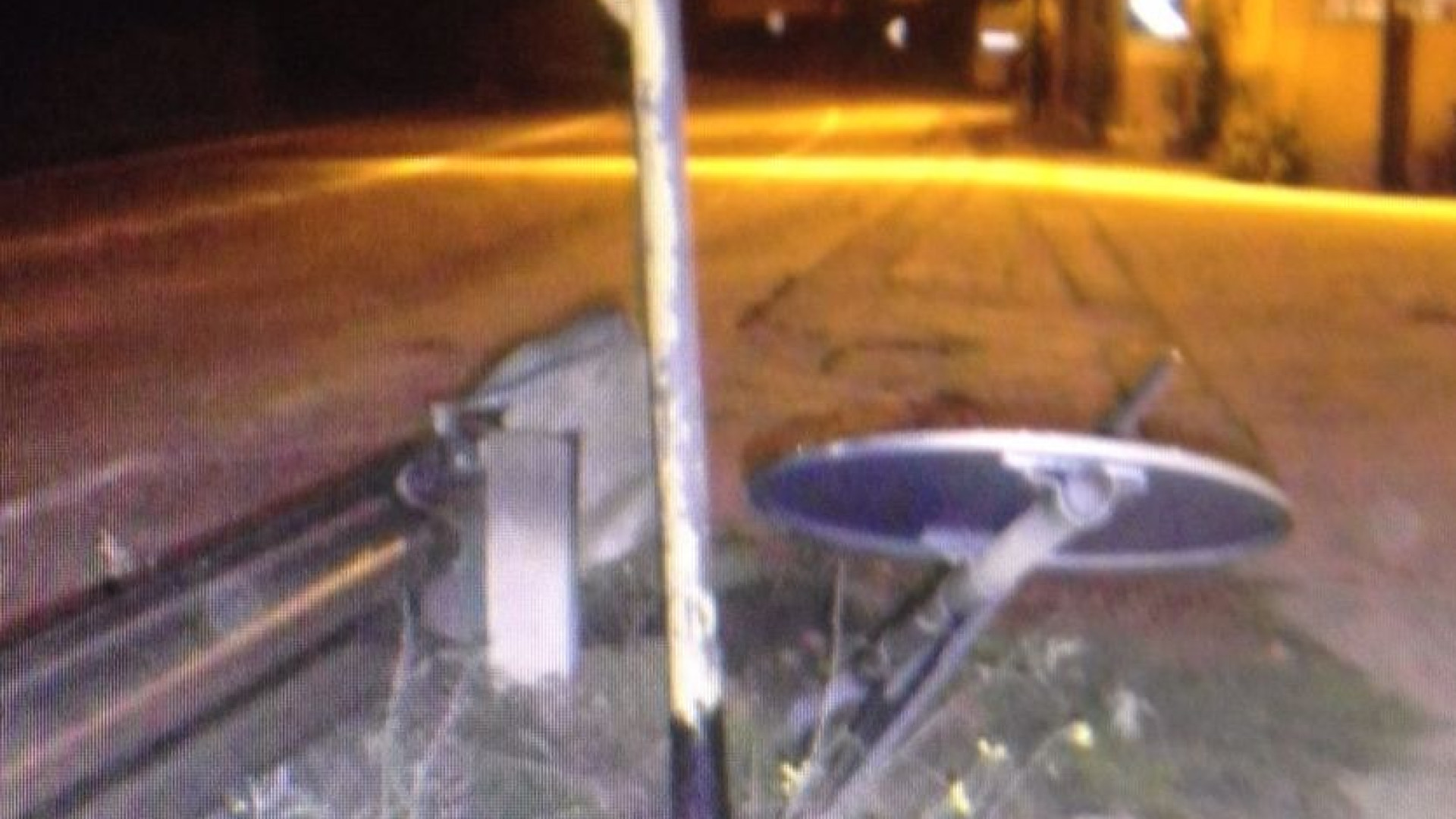 Croce Grossa, danneggia un'auto e fugge. Camionista inseguito e fermato