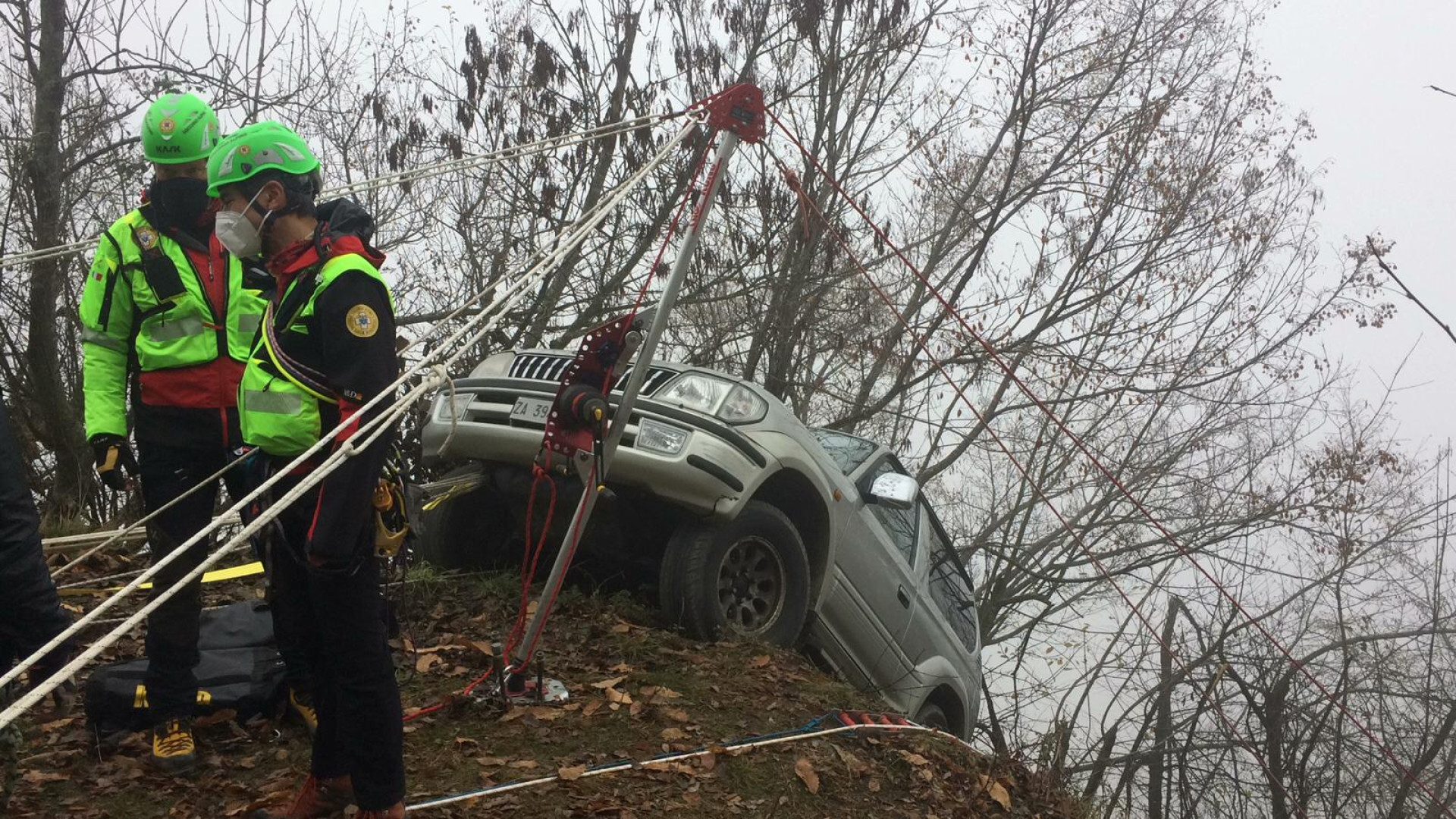 Tragedia a Cerignale: cacciatore scivola in un canale per oltre 100 metri e muore