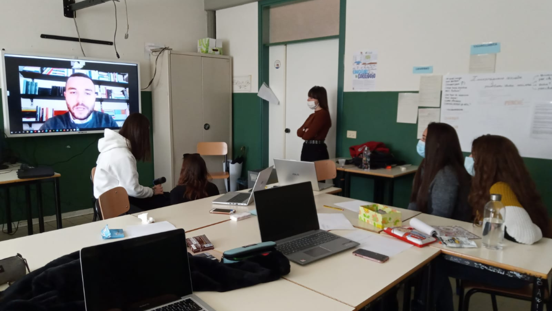 Divise con sensori e case smart: gli studenti di Castello disegnano il futuro