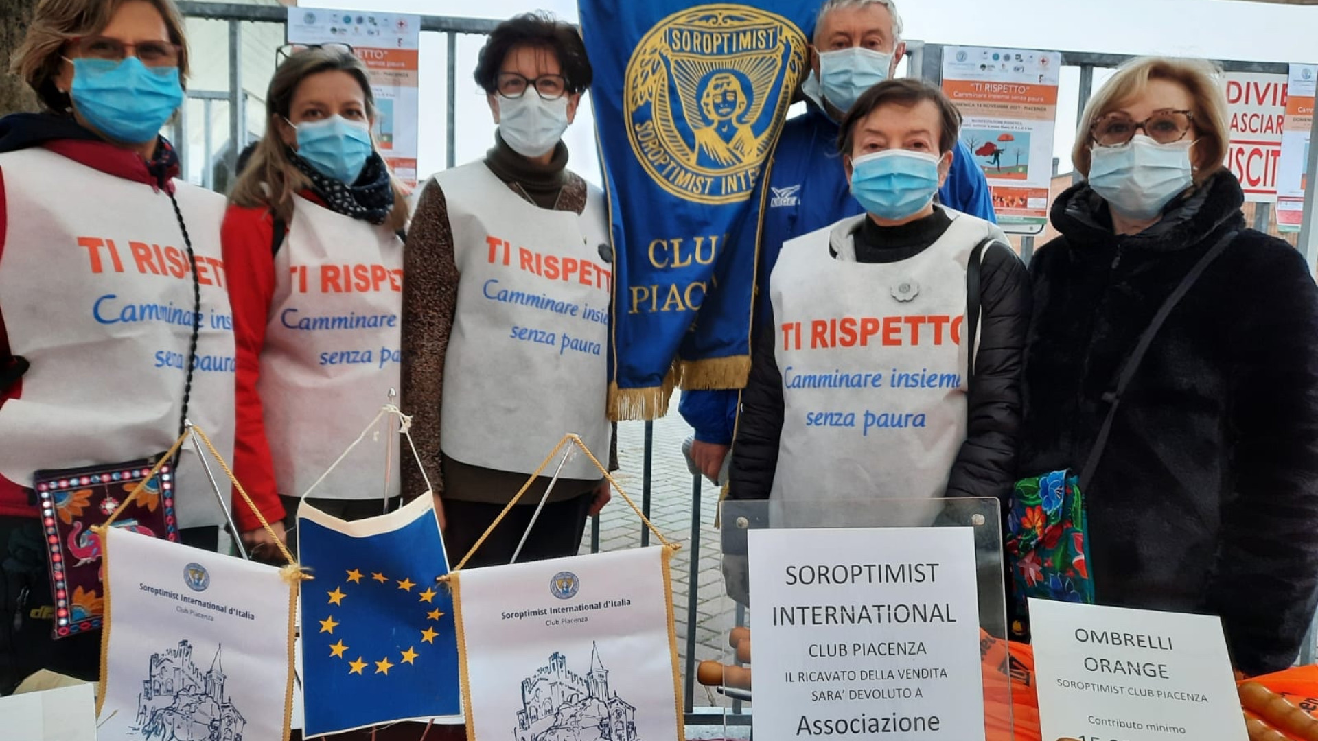 “Ti rispetto”: in 200 alla camminata della Soroptimist contro la violenza sulle donne