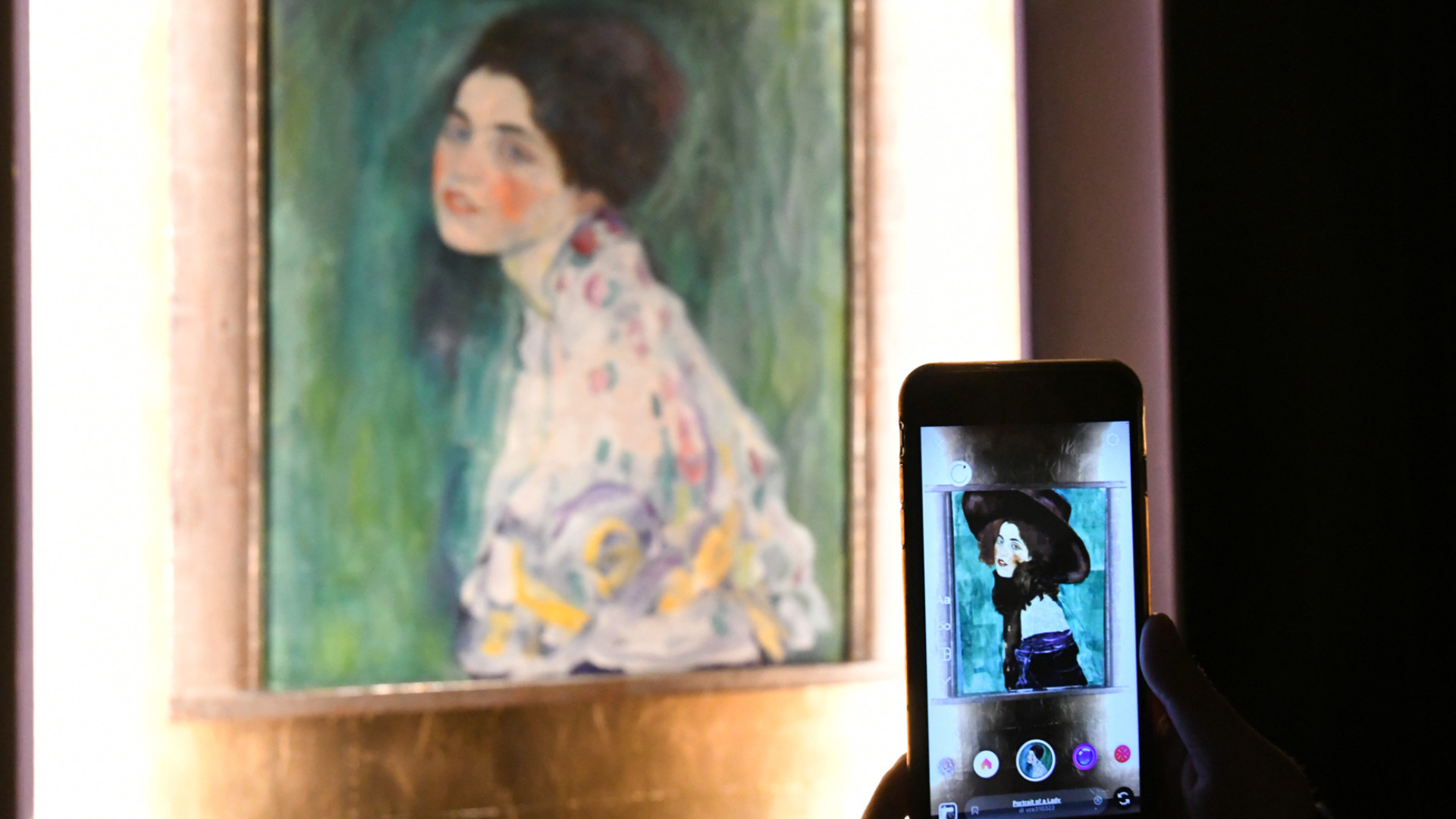 L'Intelligenza artificiale bocciata come artista: "I suoi quadri non emozionano"