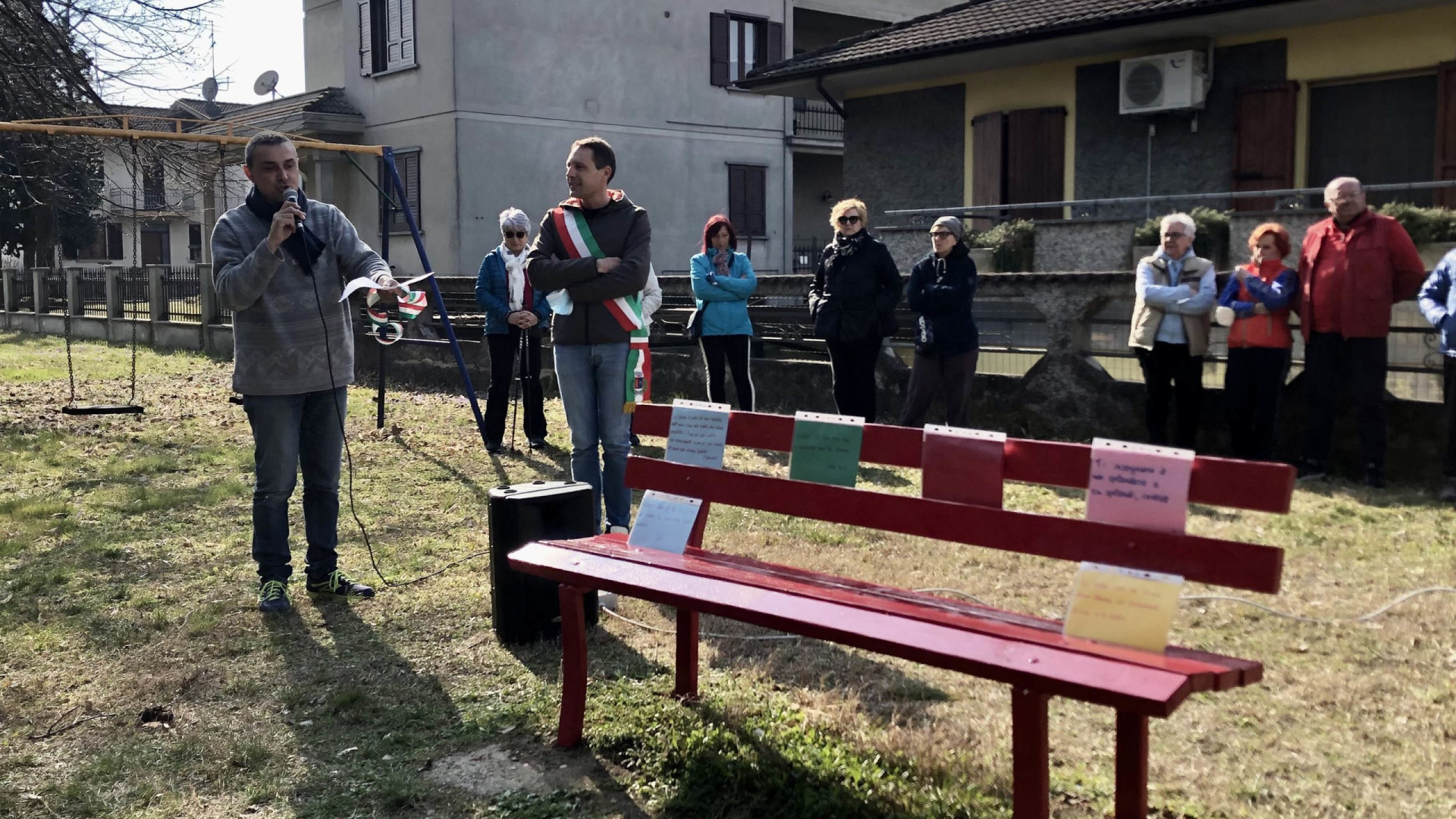Grazie al Bonina Team nasce un'altra panchina rossa contro la violenza sulle donne