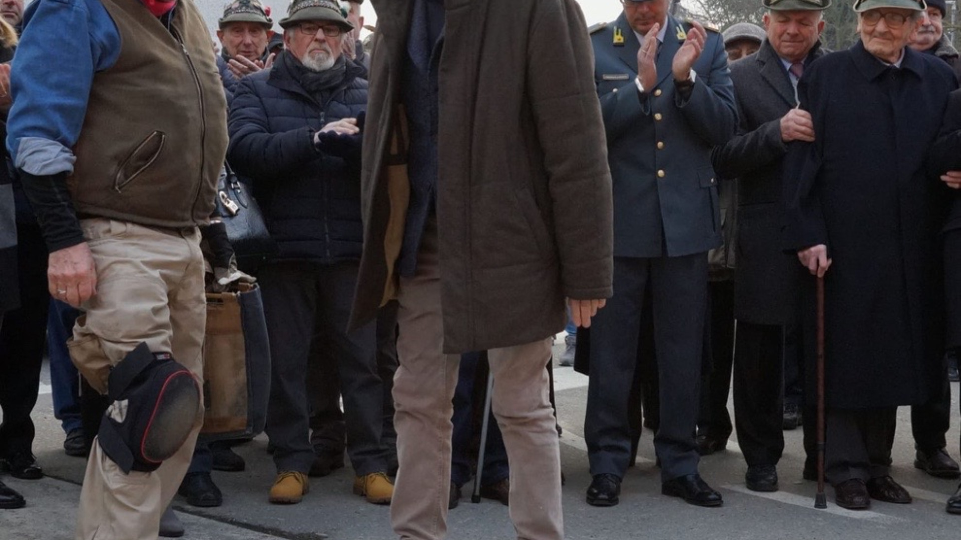 Ecco la targa in ottone che ricorda Tina Pesaro uccisa in Germania