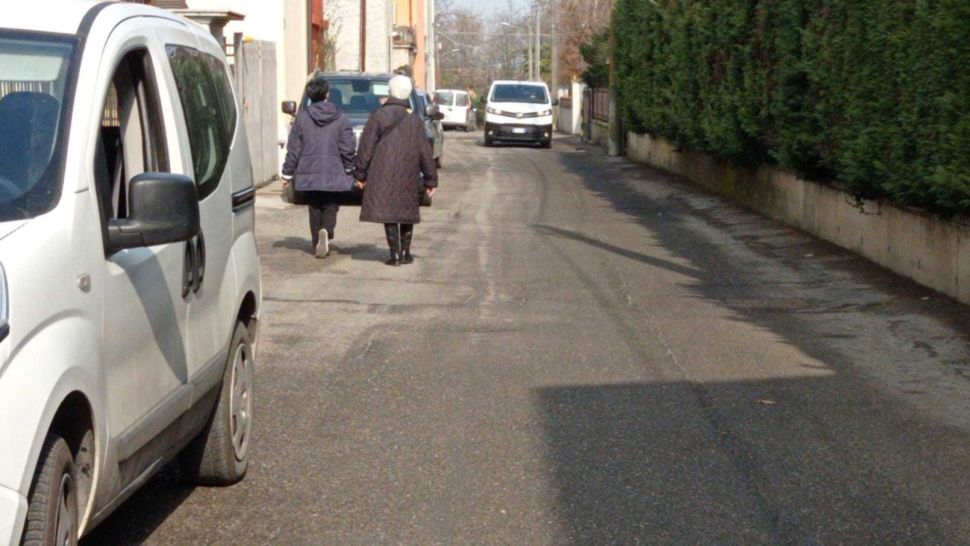 Fontana Pradosa, residenti contro il traffico: "Siamo diventati una tangenziale"