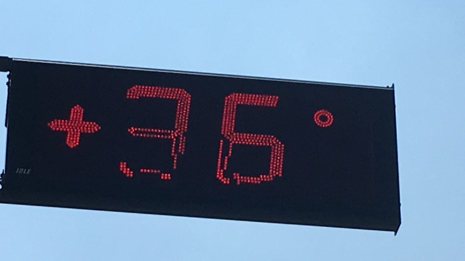 Il caldo africano non dà tregua: anche oggi superati i 36° in città e provincia