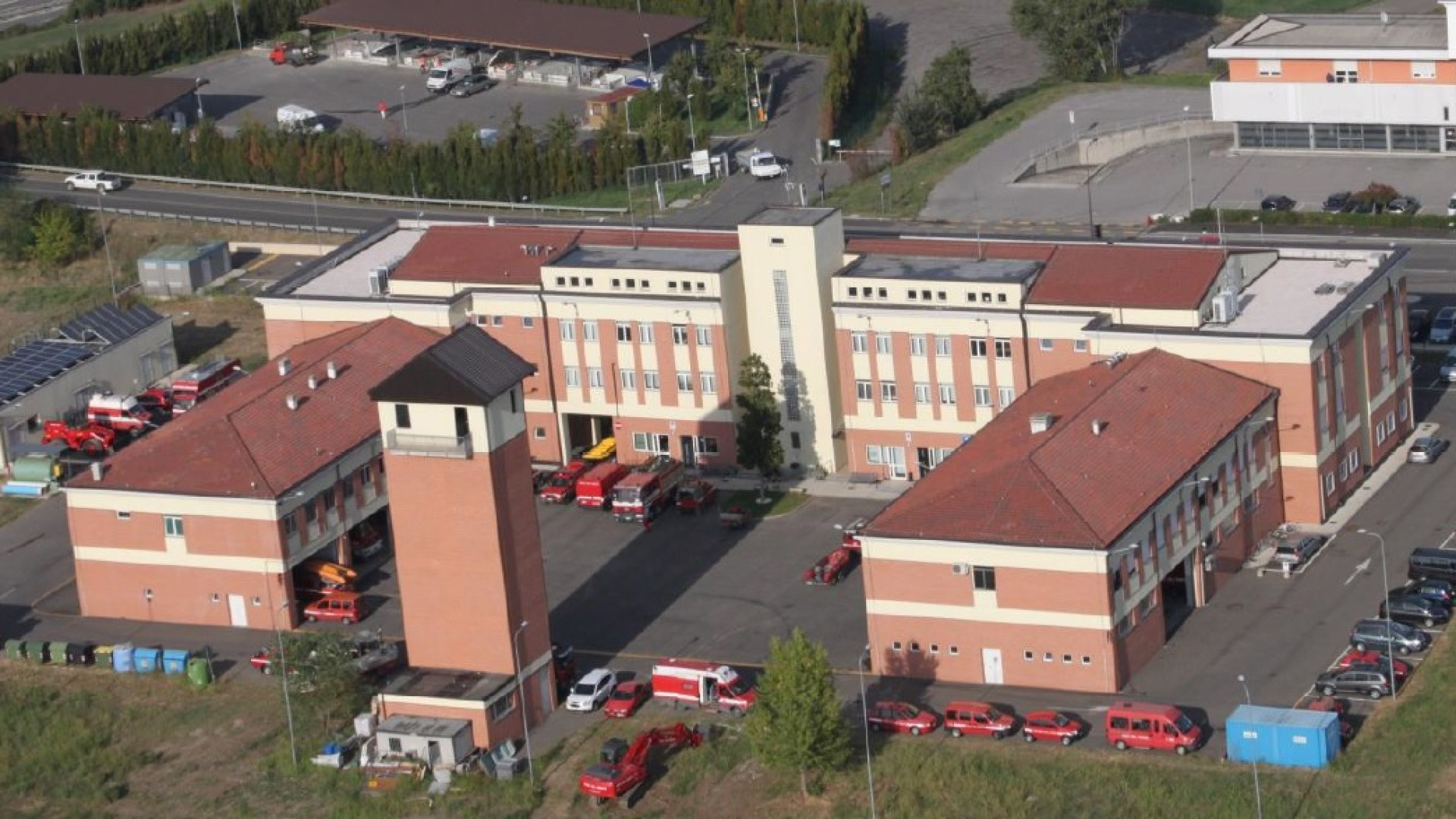 I sindacati dei vigili del fuoco: "Al Comando di Piacenza carenza cronica di autoscale"