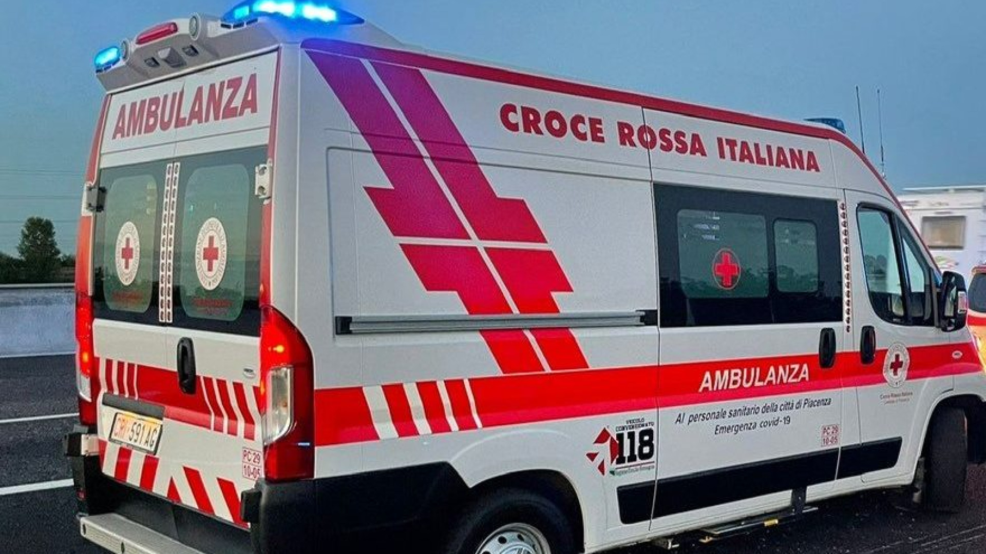 Due bimbe avevano fretta di nascere e non hanno aspettato l'arrivo in ospedale