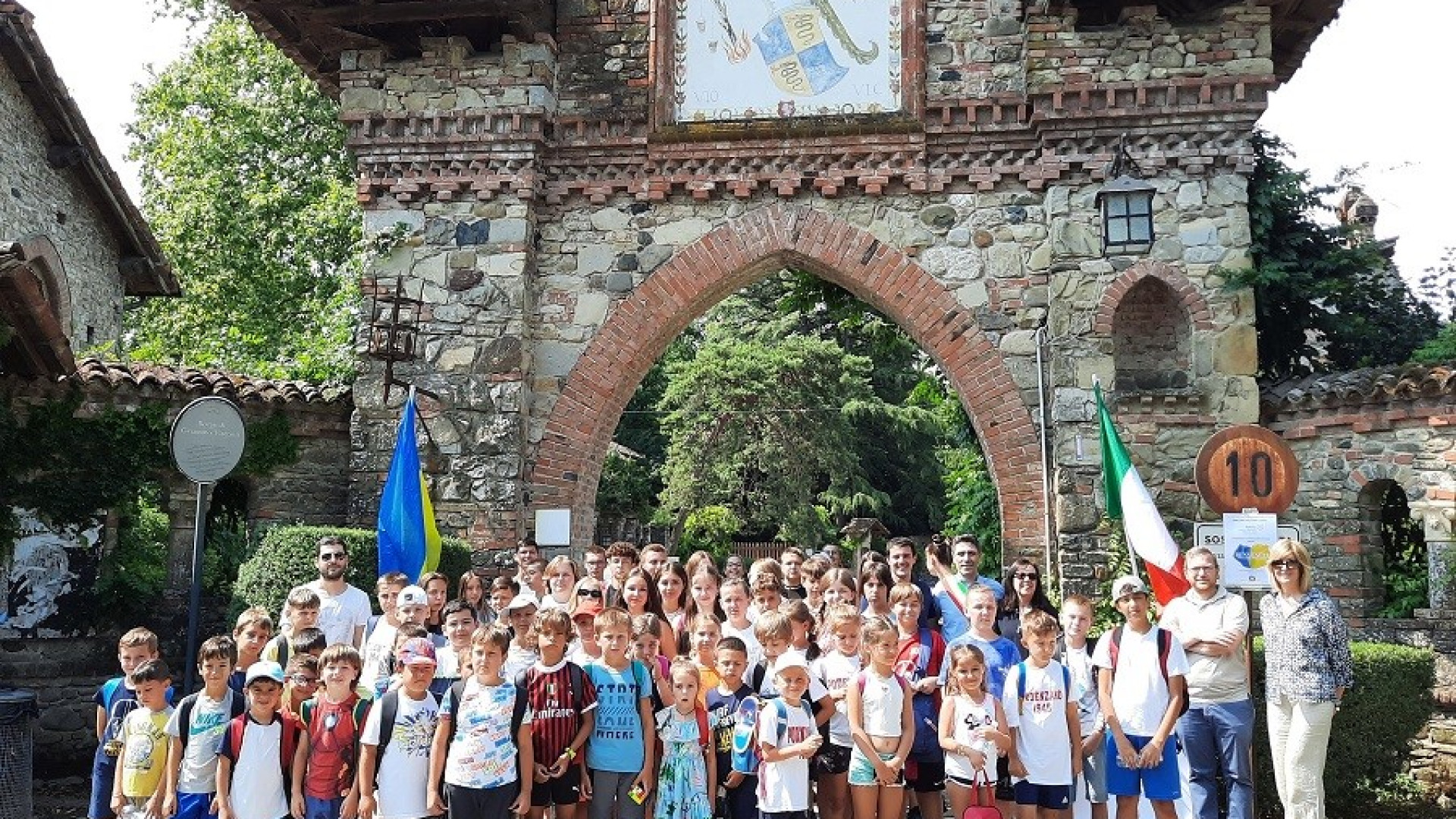 Bambini ucraini in gita a Grazzano, accompagnati dal sindaco Argellati