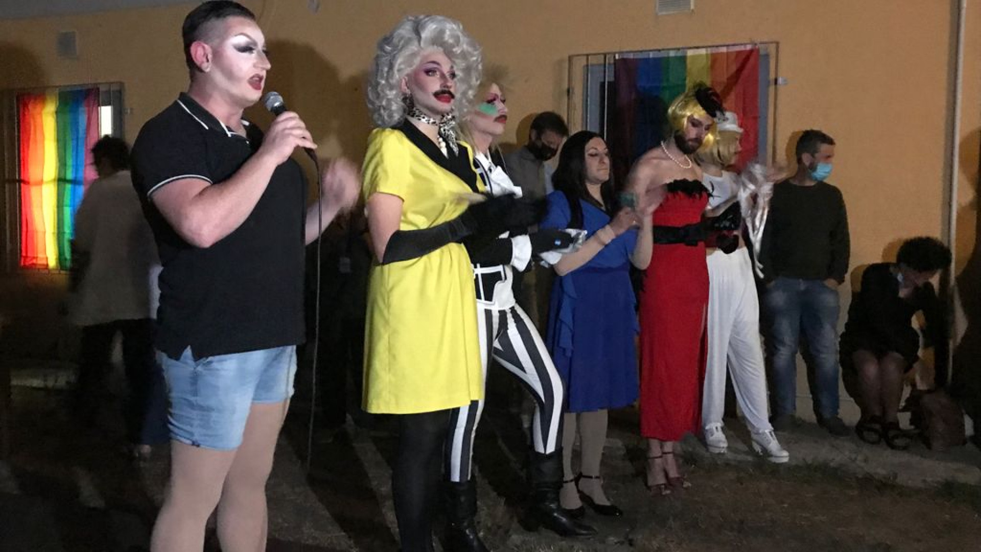 La protesta delle drag queen: "Deluse ma rispettiamo la decisione del Comune"