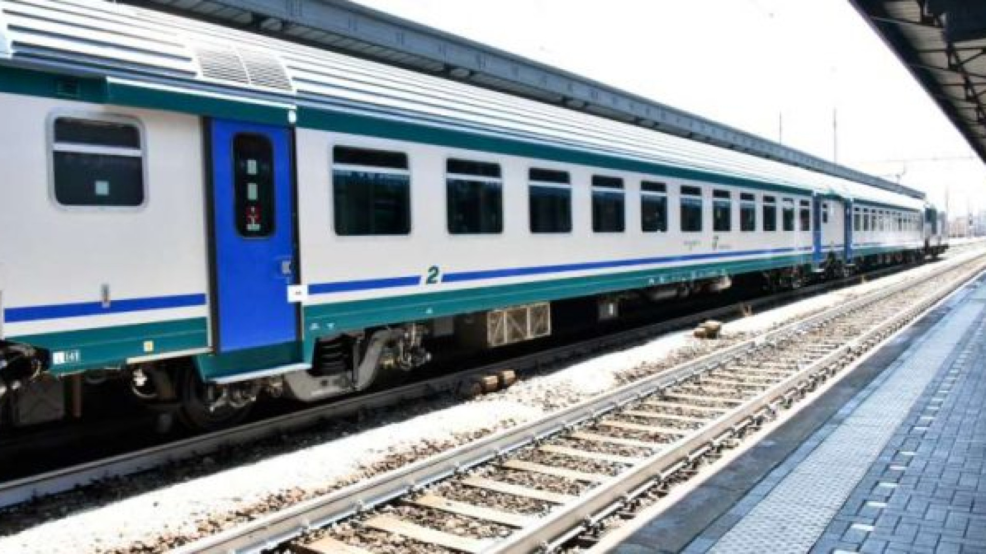 Raffica di furti in treno: ladro seriale identificato e denunciato dalla Polfer