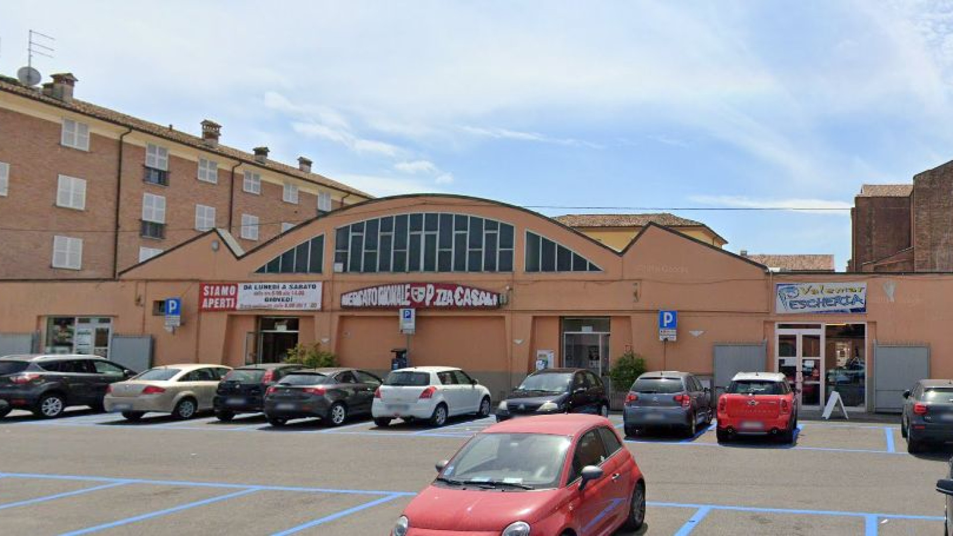 Piazza Casali, slitta il trasloco dal mercato. "Presto un incontro con i negozianti"