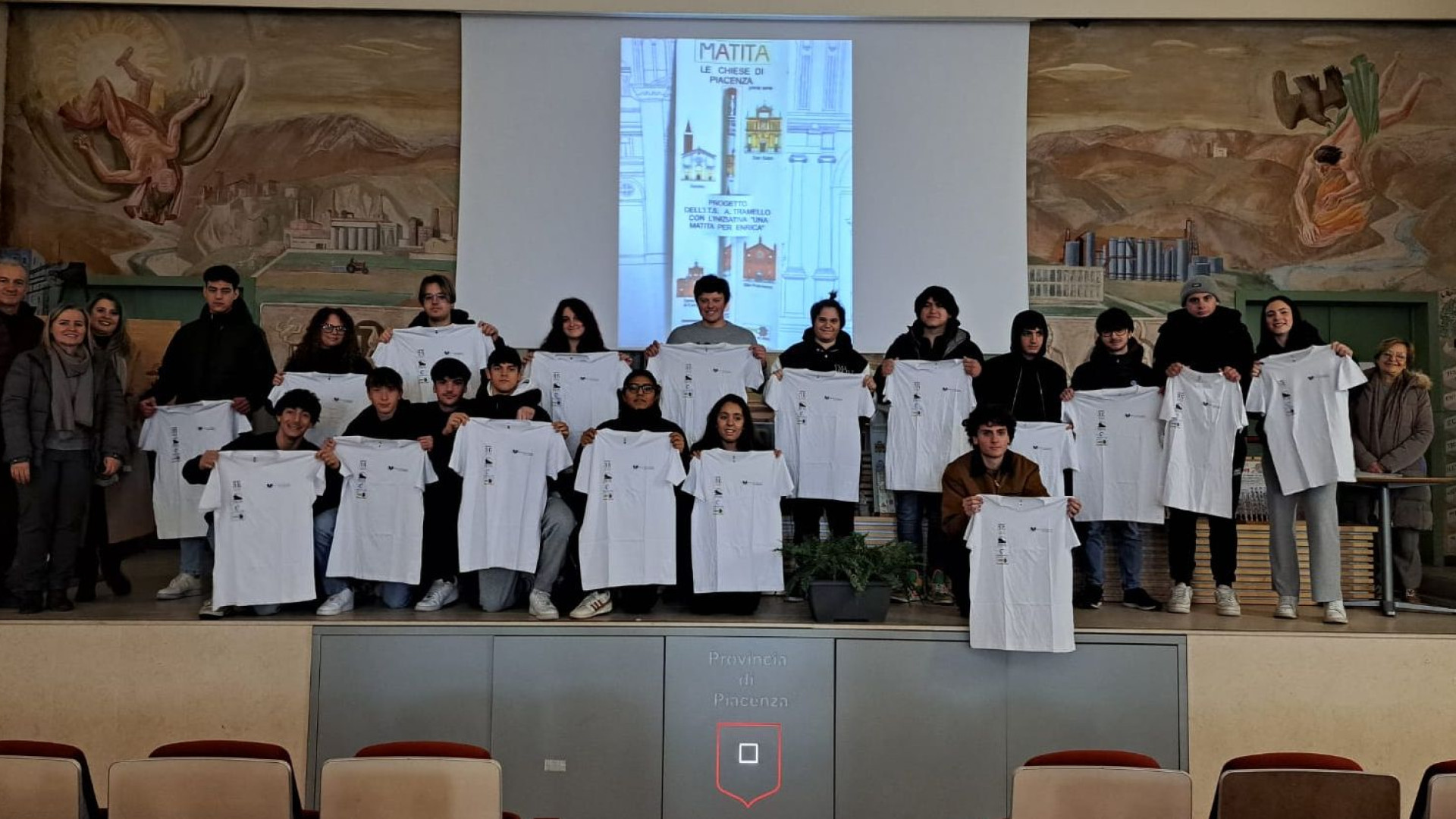 Cinquecento matite con le chiese piacentine,  solidarietà per “Mondo Aperto”