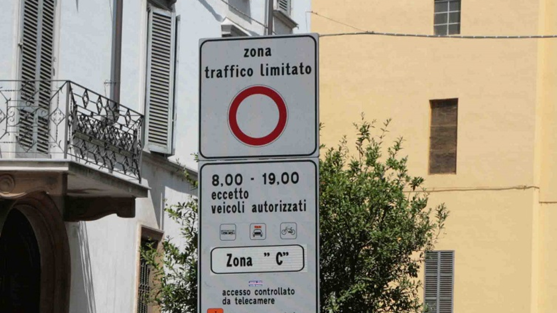 Ztl via Giordani-via San Siro: da lunedì via al test con apertura varco fino alle 8.30