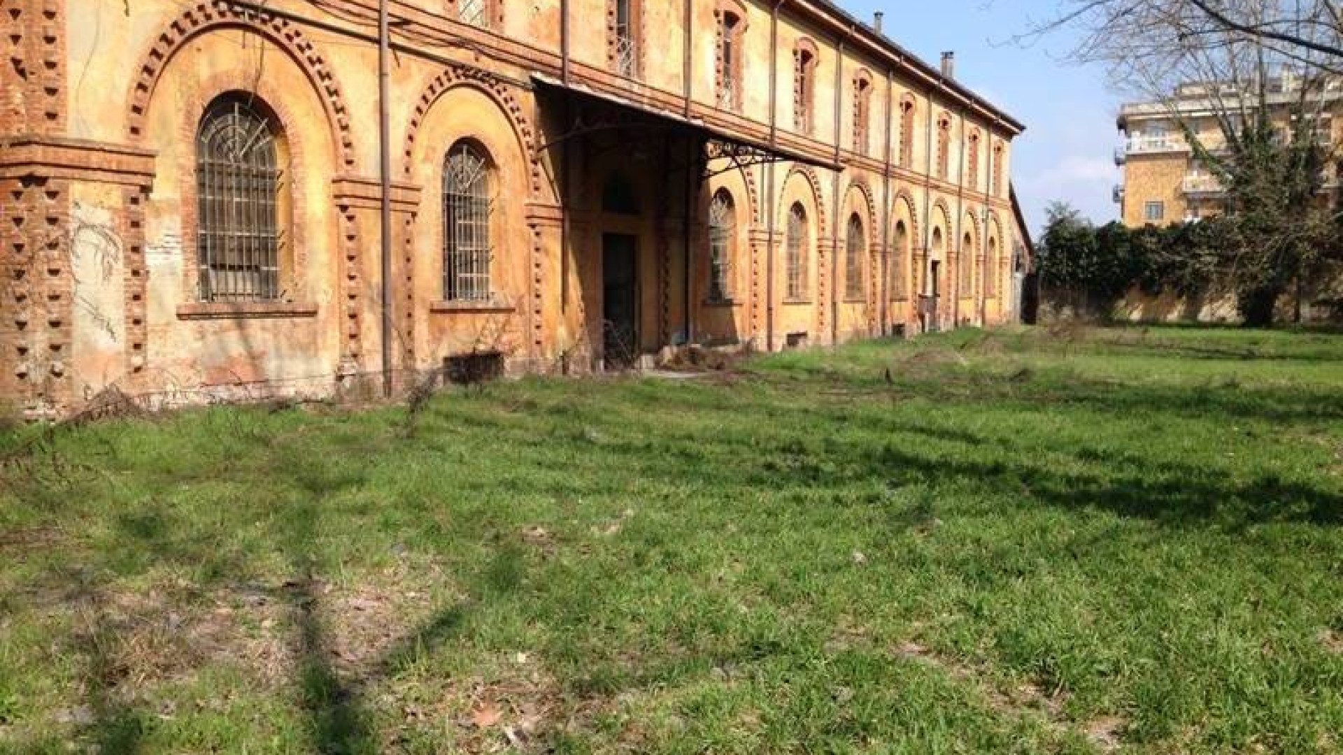 Caserma Alfieri di via Benedettine, monumento allo spreco e al degrado