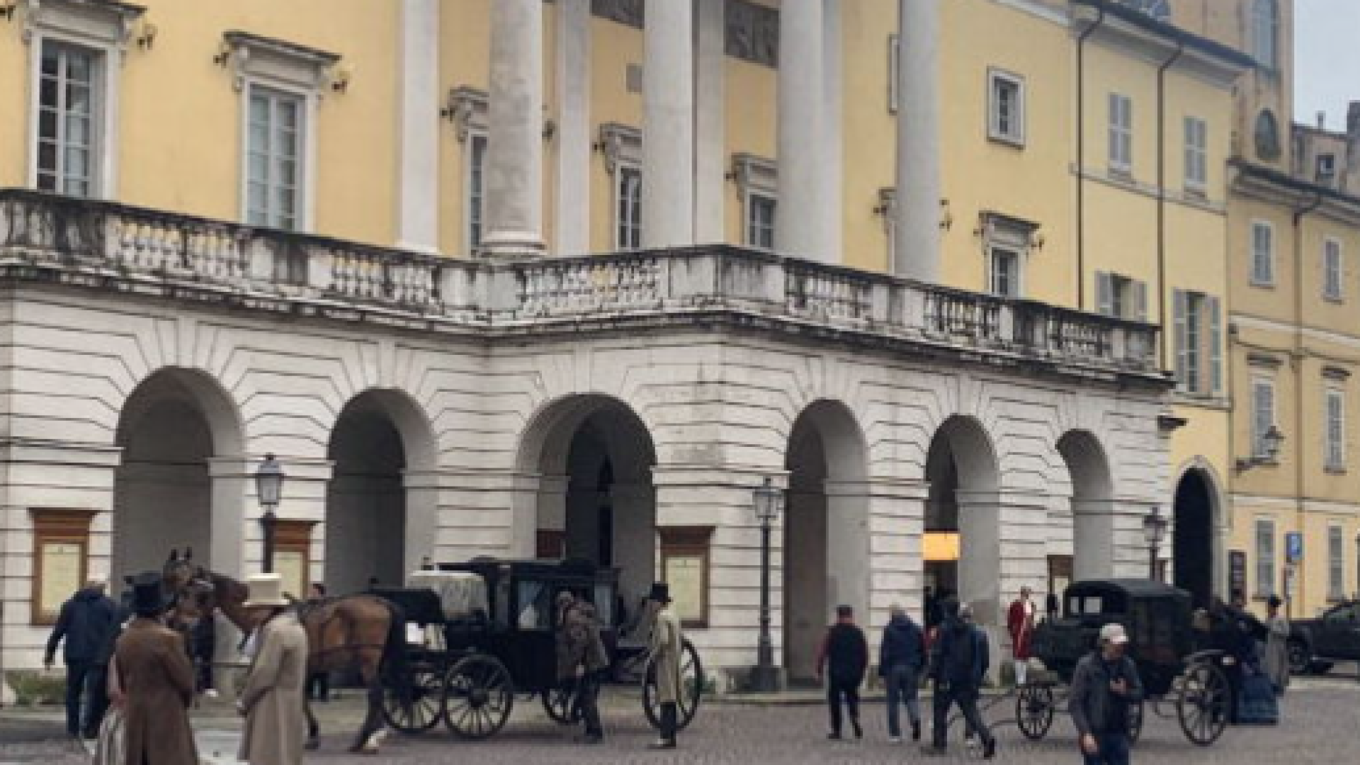 Il Municipale di Piacenza diventa La Scala per il set della serie tv “Belcanto”