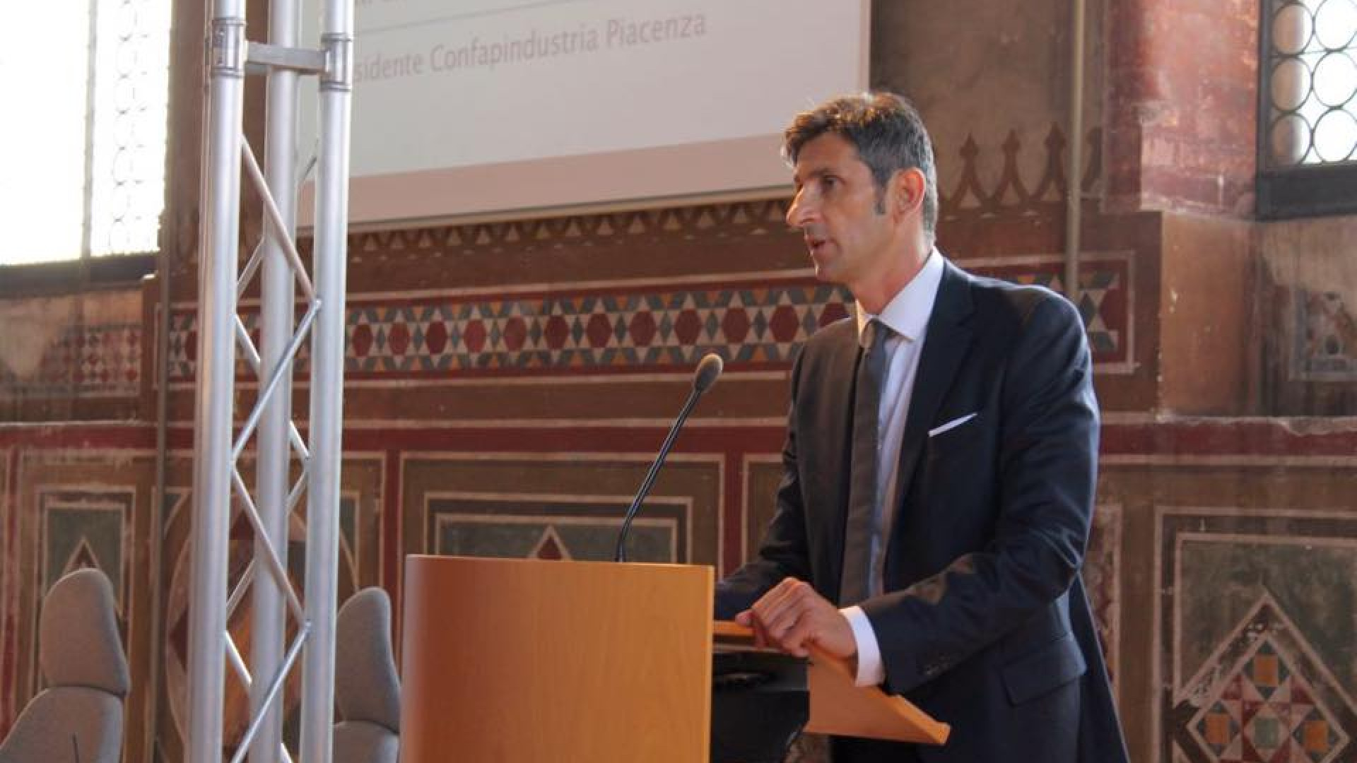Il faccia a faccia tra i candidati stasera nello speciale Confapindustria