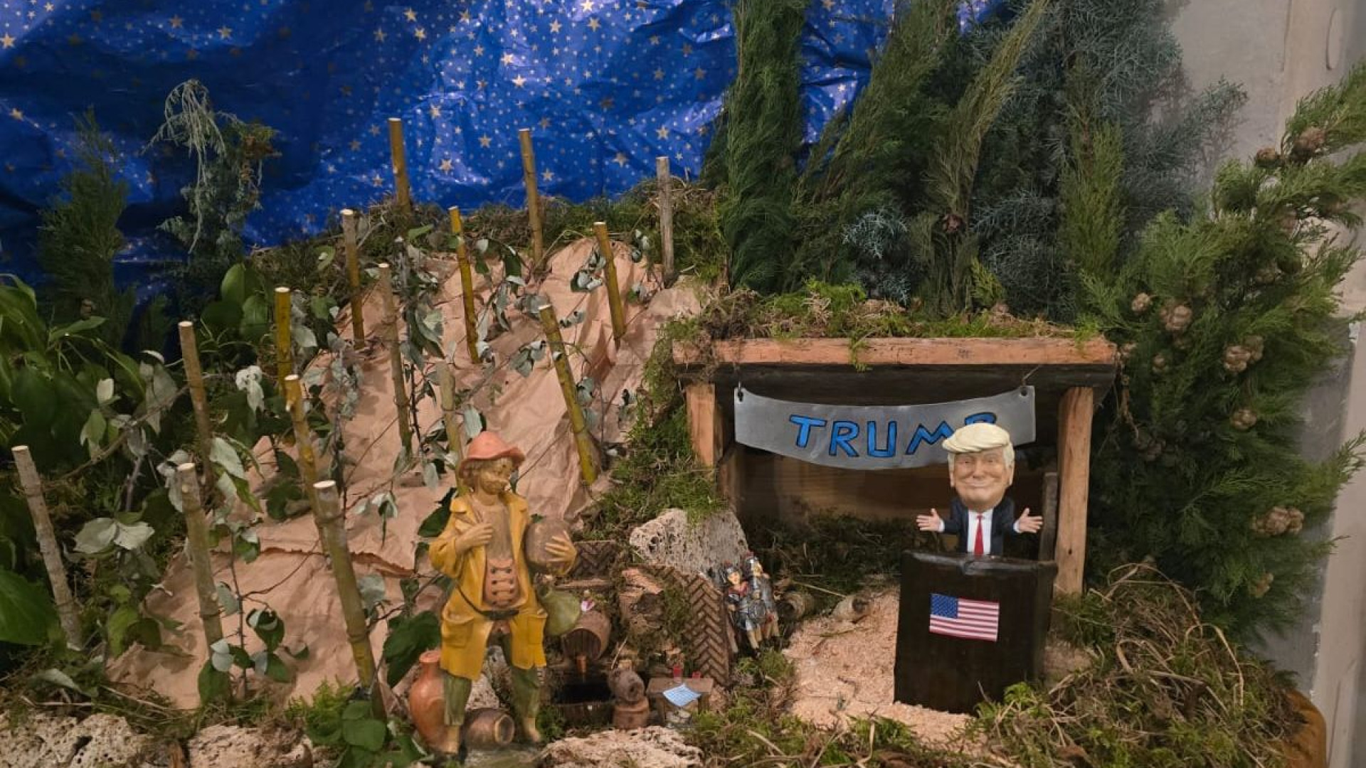 Trump nel presepe: a Rabbini di Monastero la tradizione delle statuette di attualità