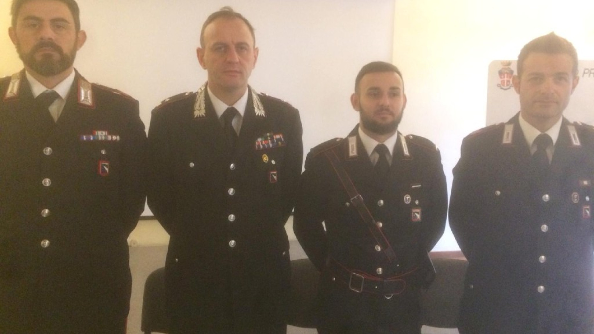 Hashish addosso e nel box, arrestato operaio 33enne. Trovati soldi e bilancino