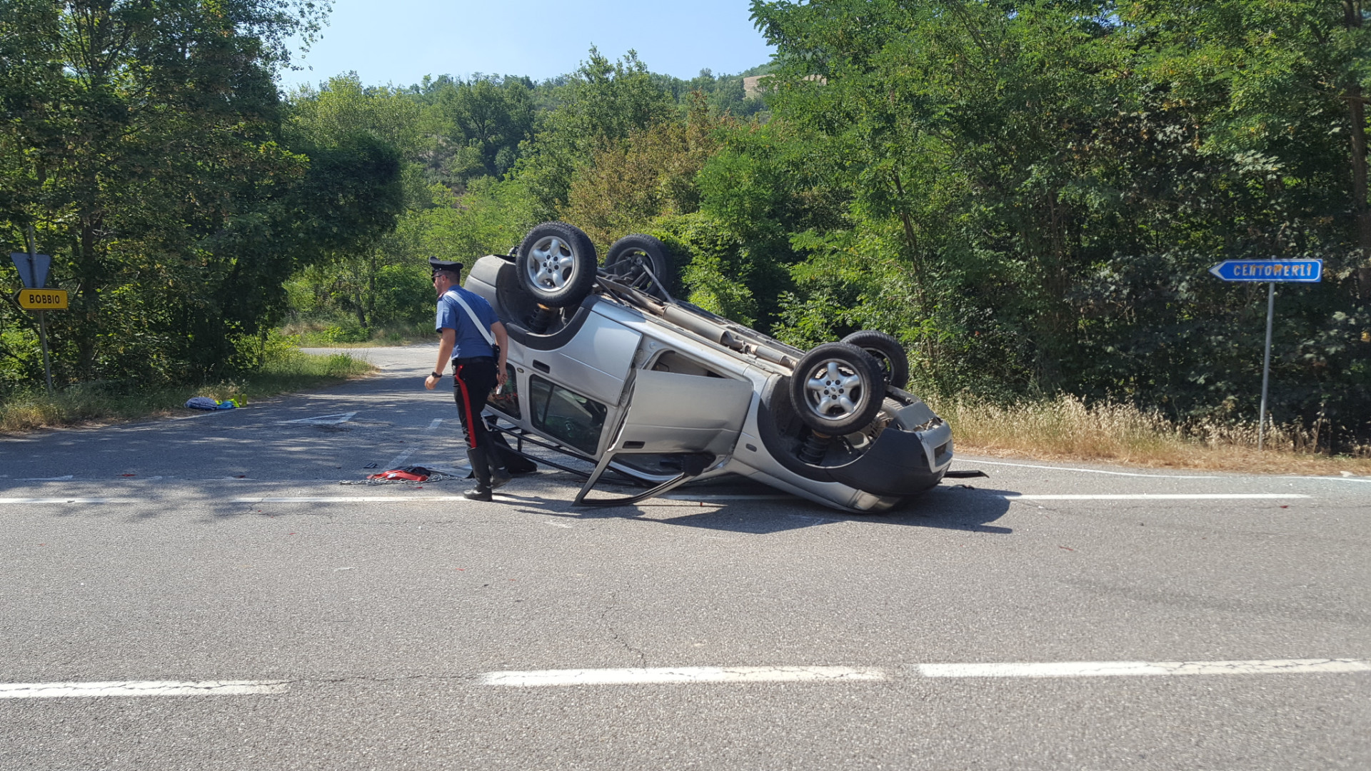 Incidente sulla SS45: scontro tra due auto. Cinque persone coinvolte