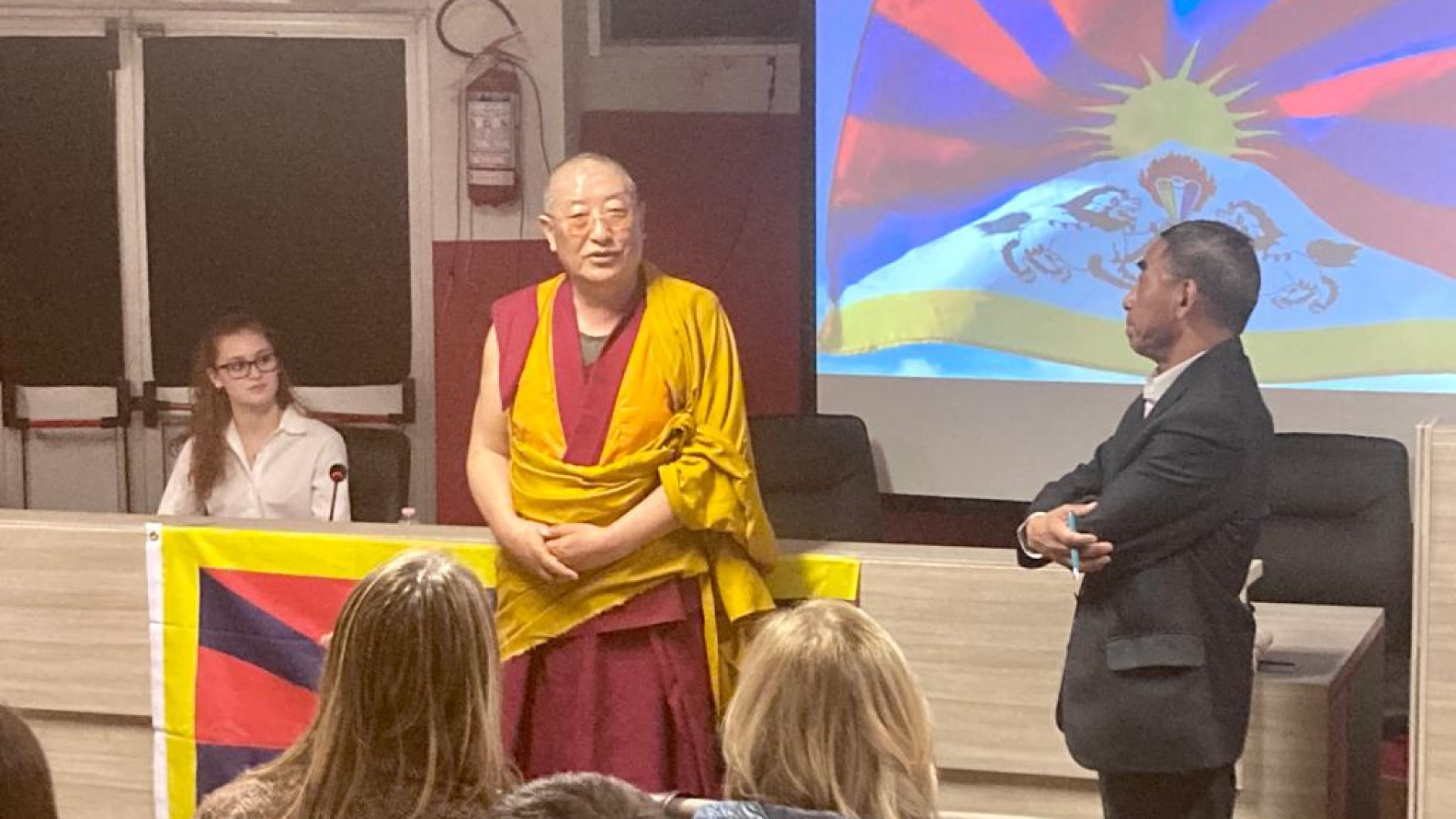 La lezione del monaco tibetano agli studenti: "Coltivare la gentilezza"