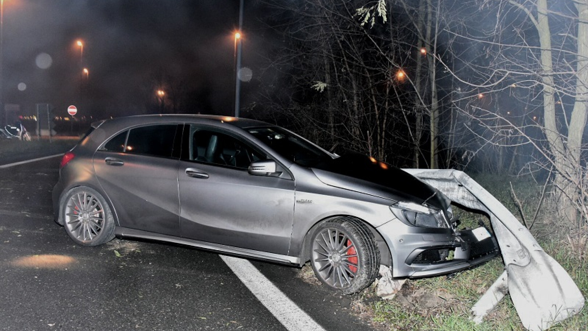 Folle inseguimento da Mucinasso alla tangenziale: schianto in auto