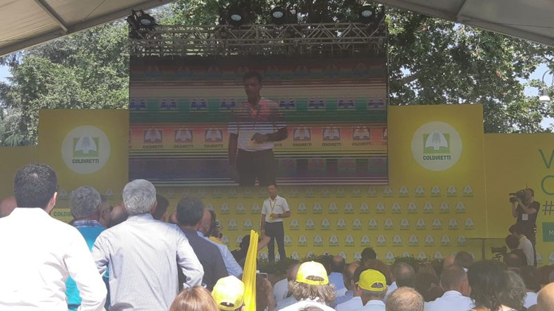 Villaggio contadino, centinaia da Piacenza. Cesto "Made in Italy"