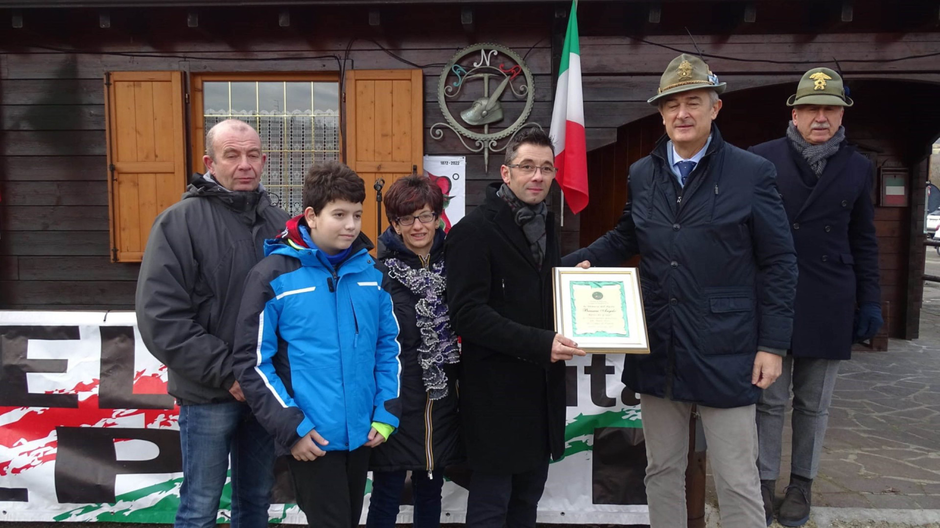 Pianello, l'omaggio degli alpini ad Angelo Bersani. "Per il futuro un nuovo logo"