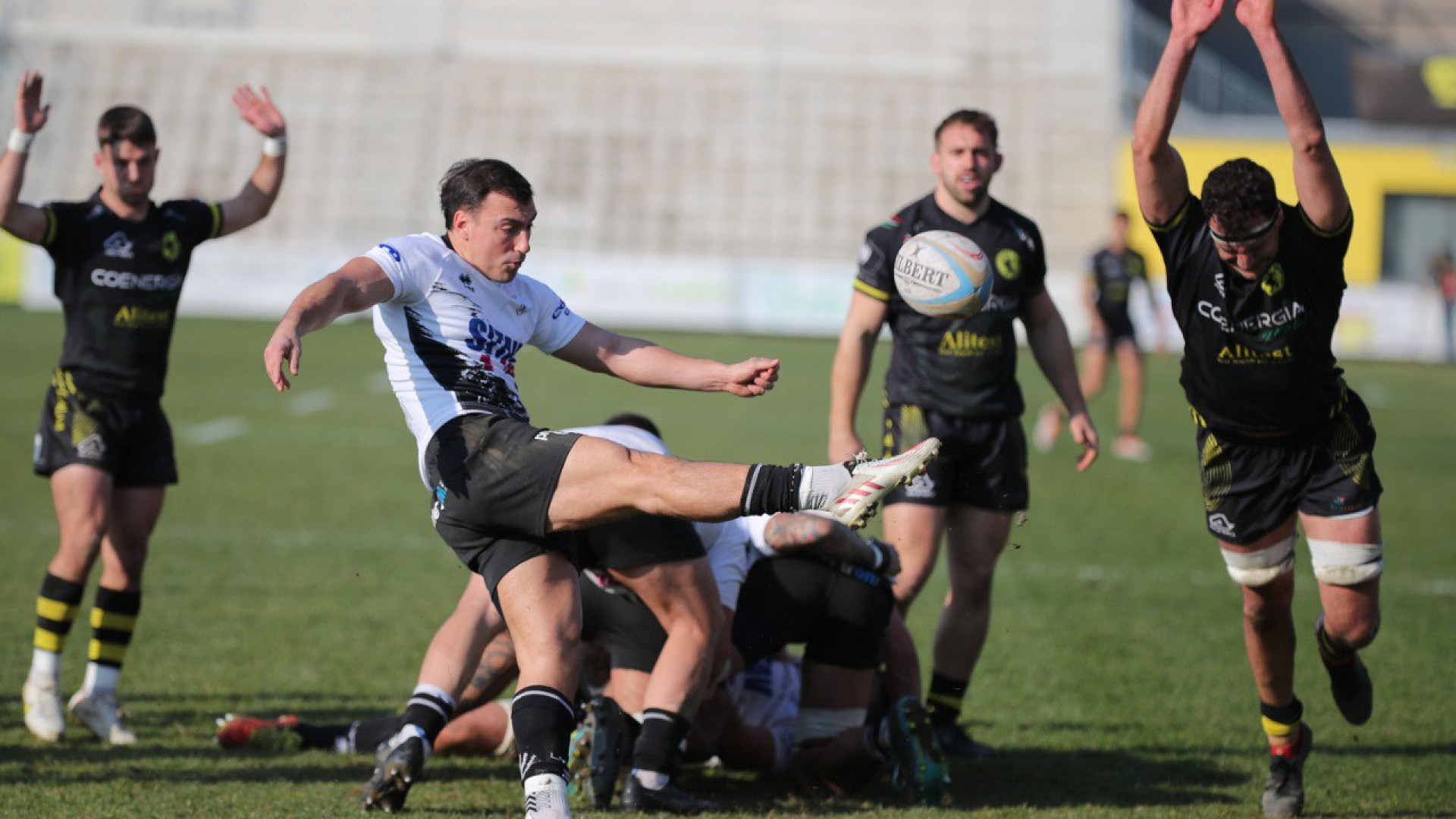 Rugby Top 10, i Lyons sbancano Viadana con un perentorio 5-32