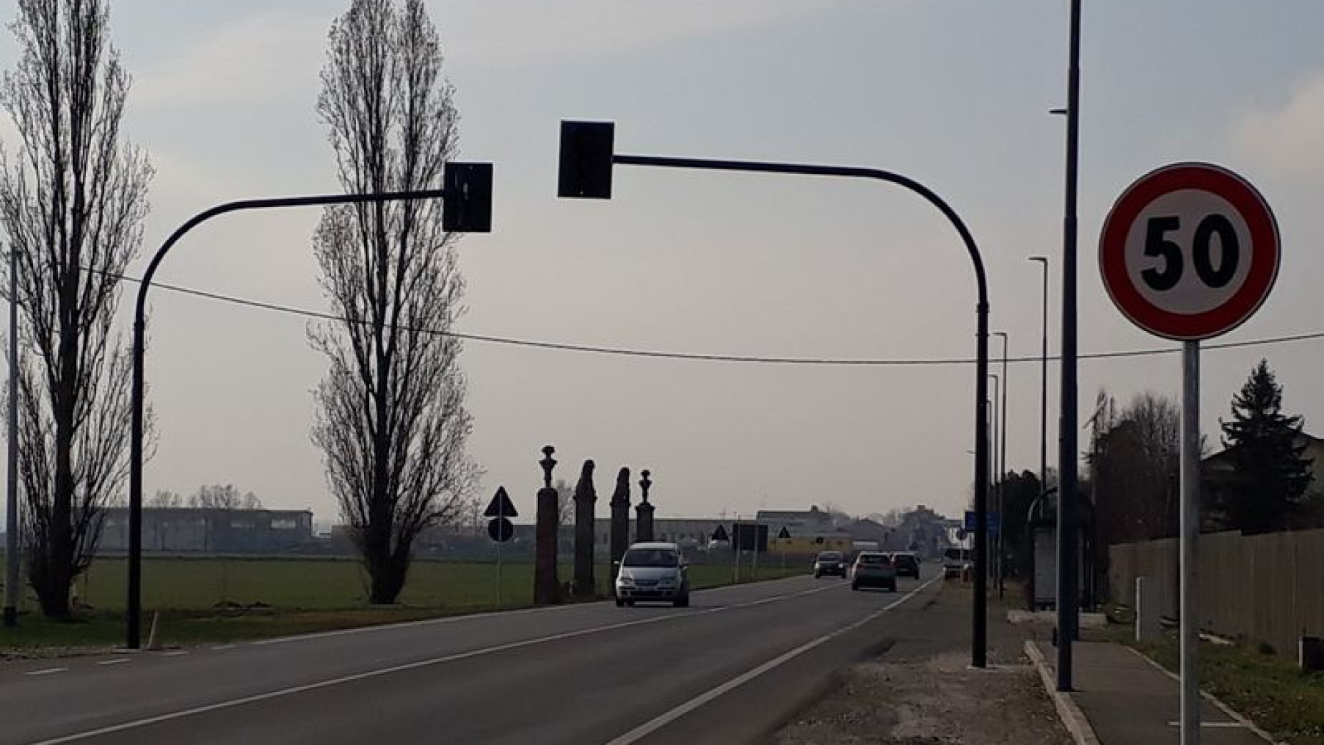 Arriva il semaforo a chiamata sulla via Emilia chiesto dai residenti