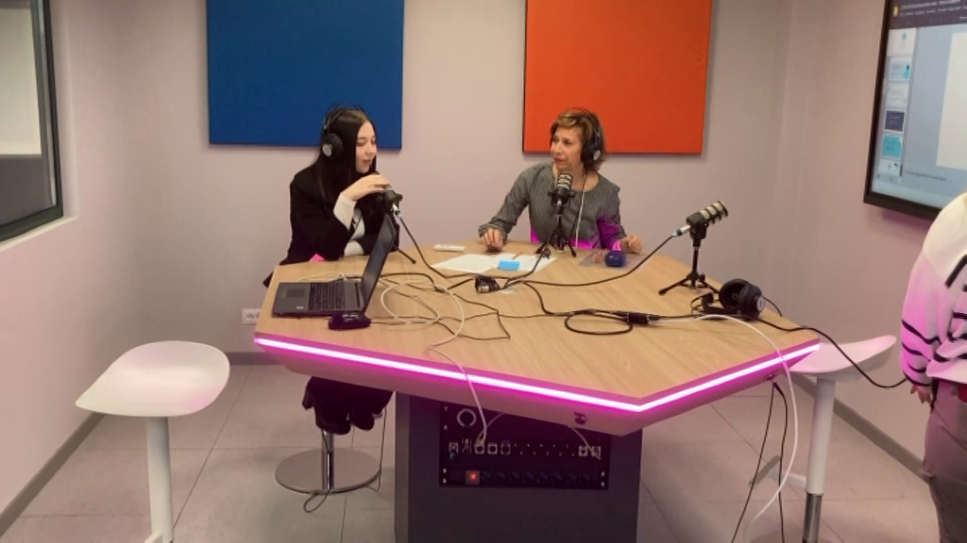 "Educazione sessuale e laboratori". All'Isii campagna elettorale in diretta podcast