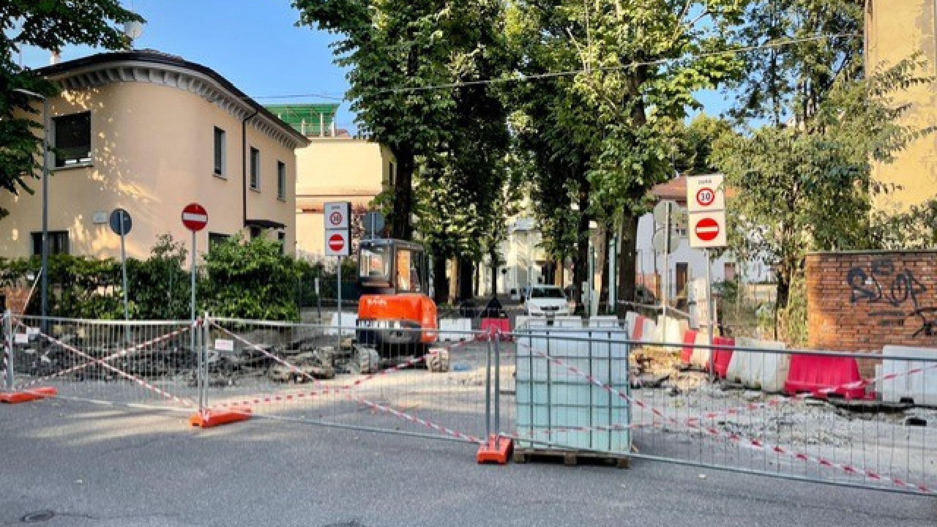 Lavori per la soglia rialzata, rivoluzione alla viabilità |tra via Gadolini e via Lanza