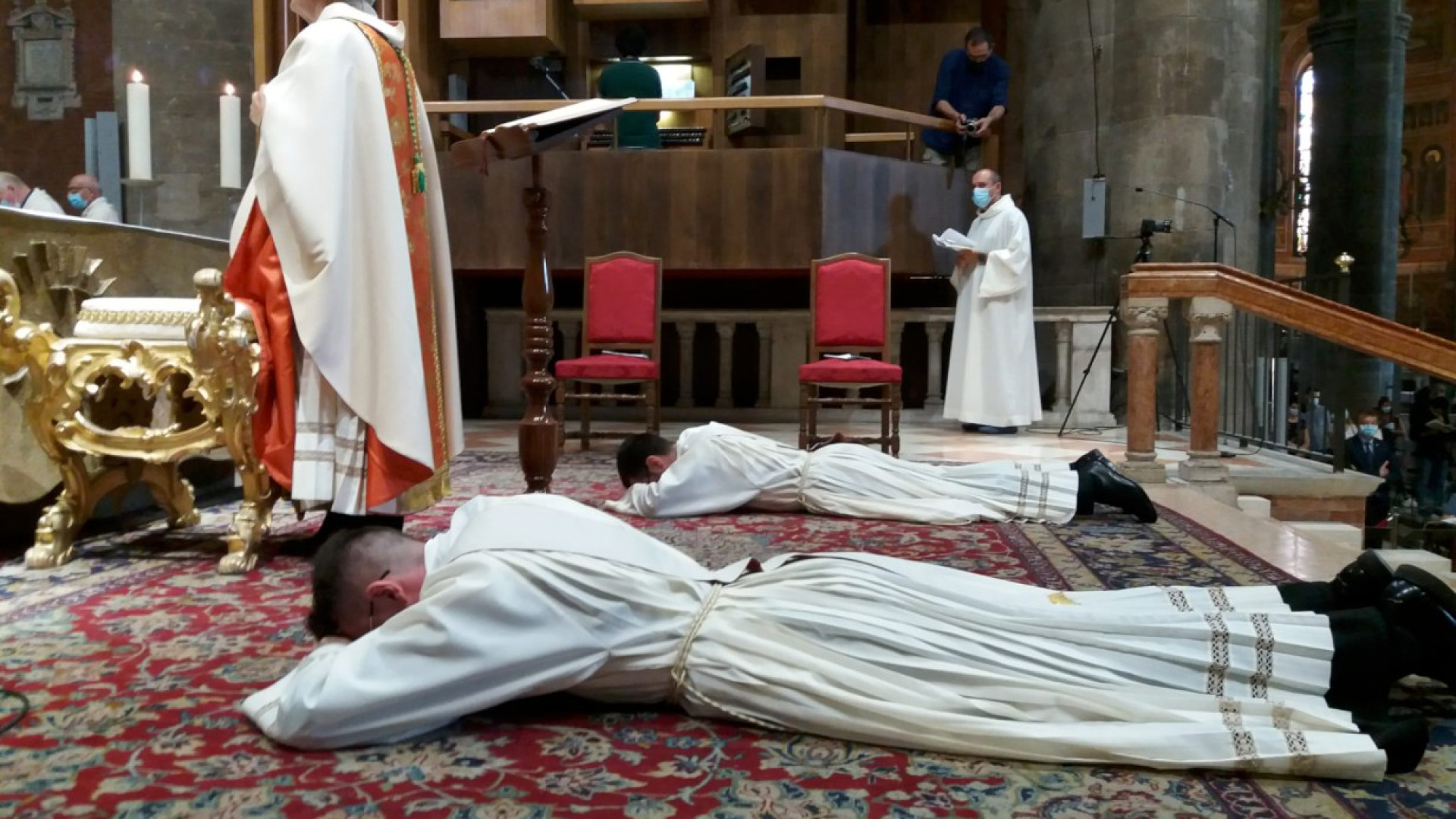 Don Omar e don Giuseppe: nuovi sacerdoti per la diocesi piacentina. Il vescovo Ambrosio: "Per me è una commozione particolare"