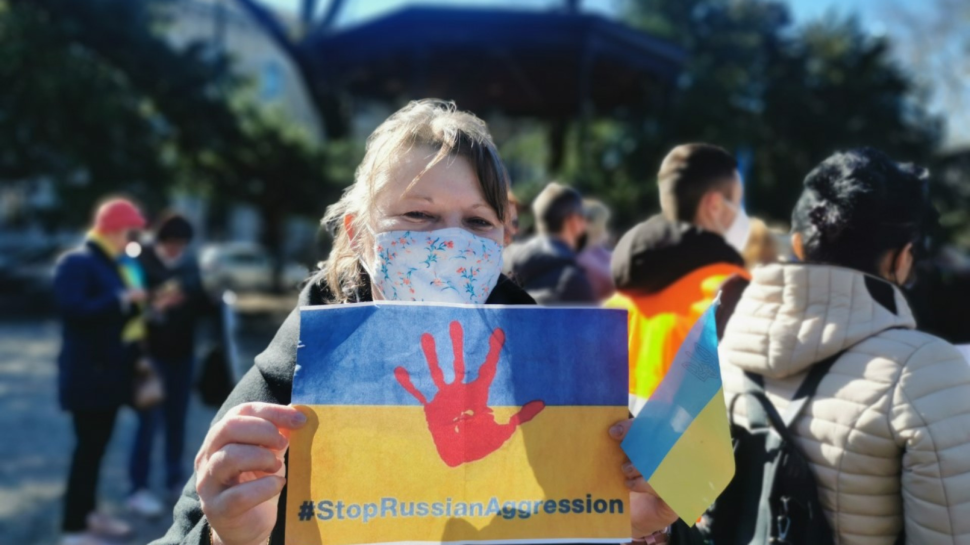 Le donne ucraine si uniscono nel dolore e chiedono aiuto: "Non lasciateci sole"