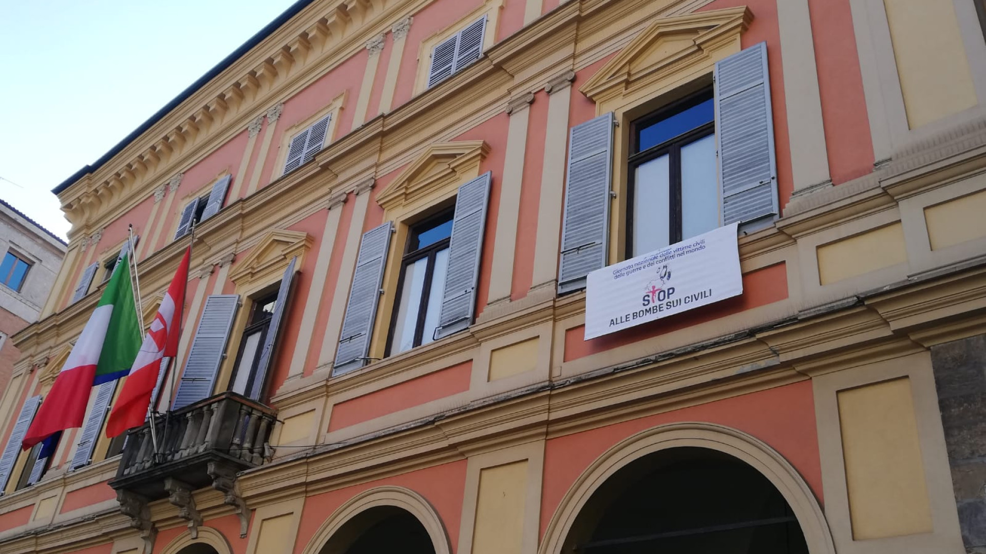 "Stop alle bombe sui civili", Tarasconi: "Necessario più impegno per la pace"