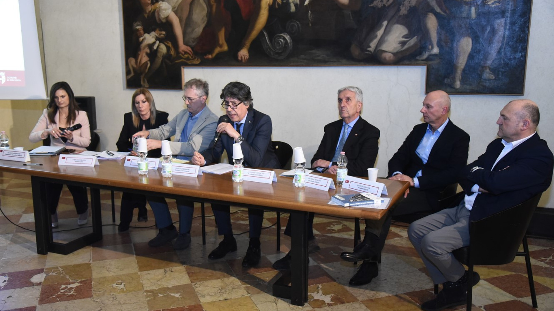 In centro storico 370 negozi sfitti: "Numeri che non superano il livello di allerta"