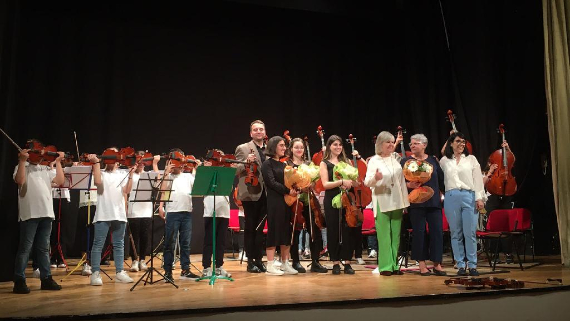 La magia della musica parte dai bambini: debutta l'orchestra della Tina Pesaro