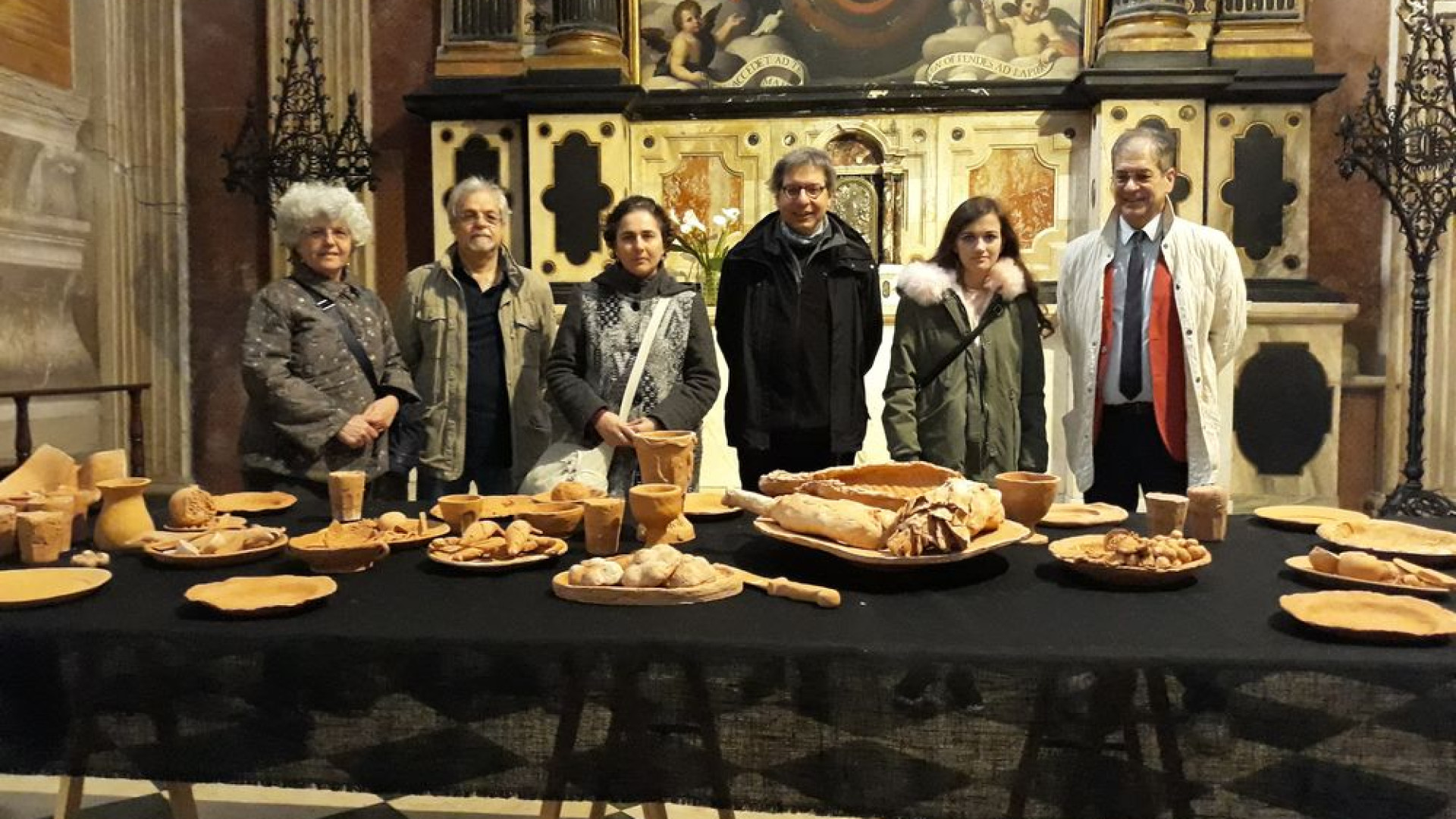 Ultima Cena in terracotta realizzata dagli allievi dell'istituto d'arte Gazzola