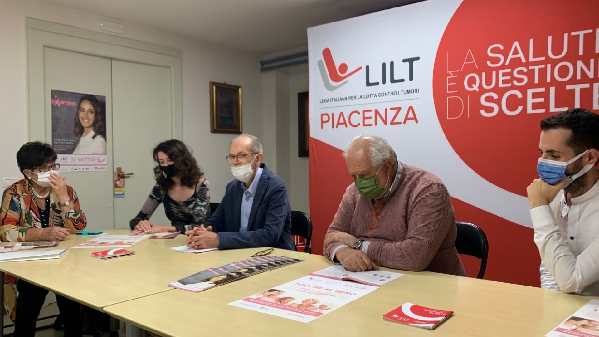 Tumori al seno, ottobre mese della prevenzione: visite gratuite a Piacenza